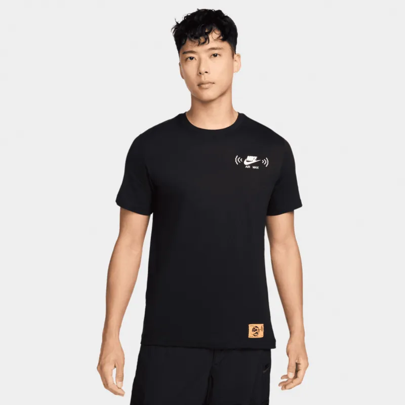 Nike Sportswear 'Swoosh FM' Graphic T-Shirt / Black sold by JD Sports