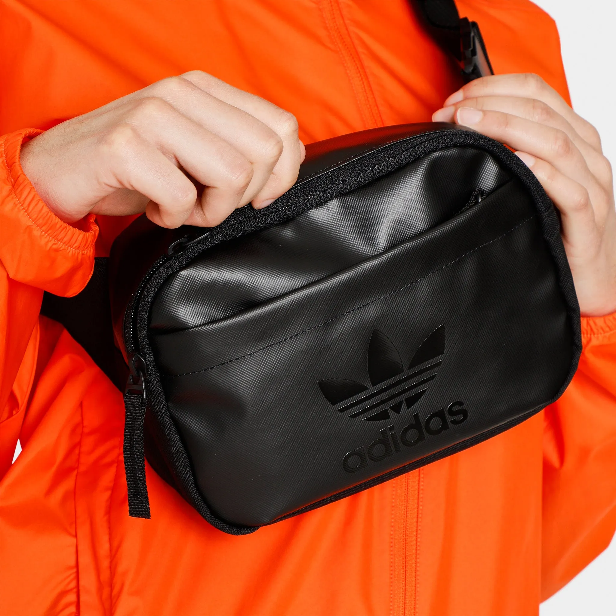 バッグ 90s archive waist bag Puma Classics Archive waist bag Black | Dressinn