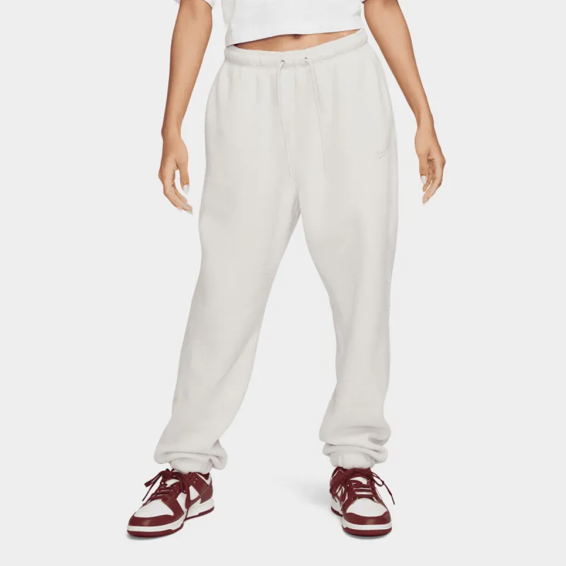 Nike Women's Sportswear Plush Joggers Light Bone / Light Iron Ore made by Nike