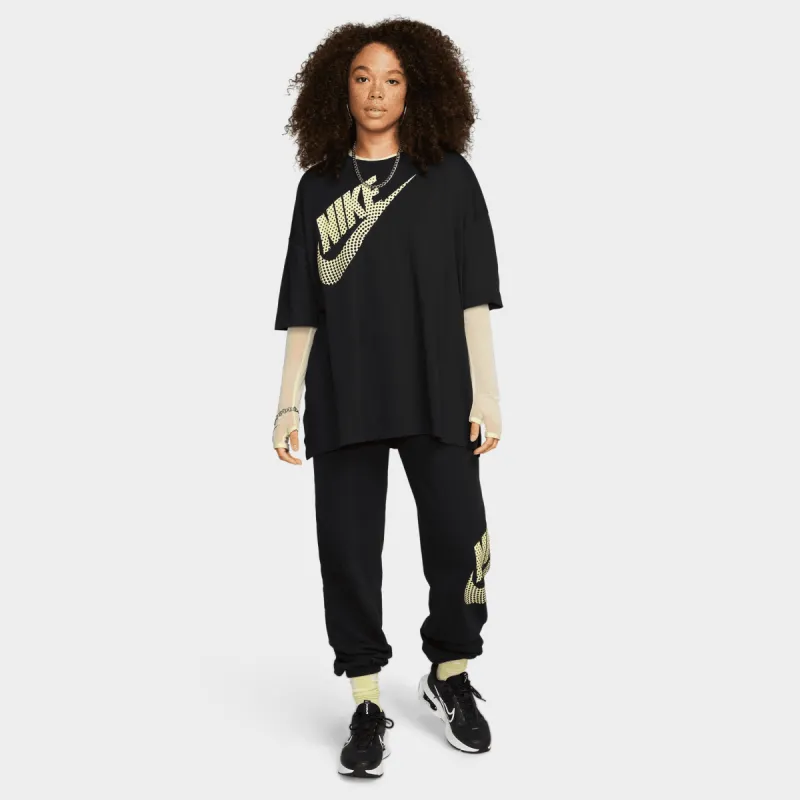 WMNS) Nike Sneaker Queen T-Shirt 'Black' FD2532-010 | Parallel