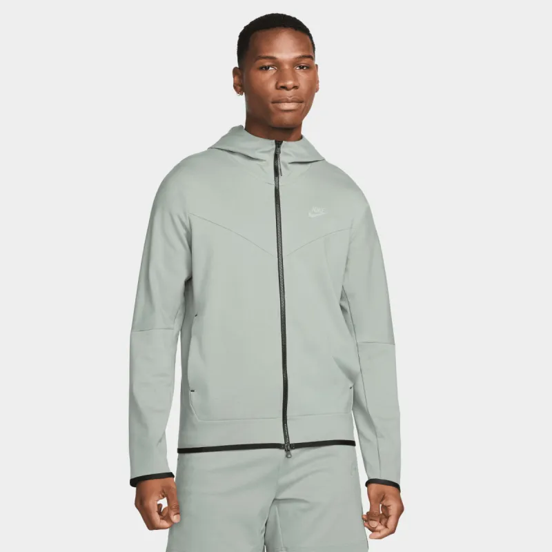 Nike Sportswear Tech Fleece Lightweight Full-Zip Hoodie / Mica Green sold by JD Sports