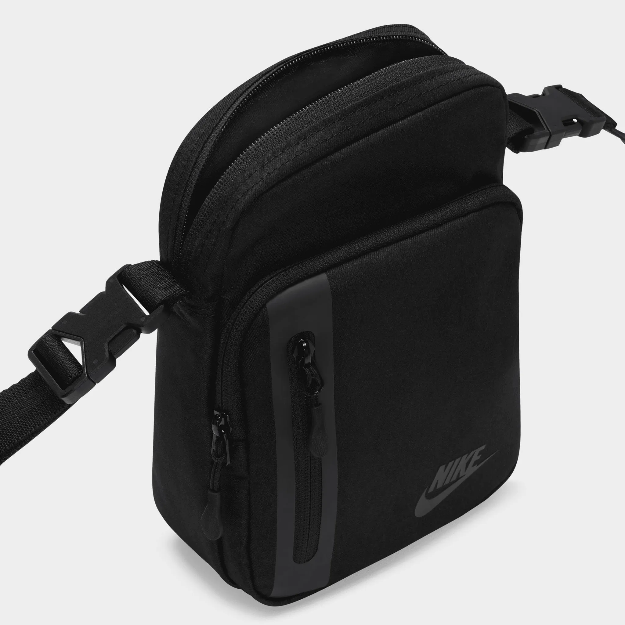 Nike Elemental Premium Crossbody Bag (4L) Black / Black - Anthracite sold by JD Sports product image thumbnail 4