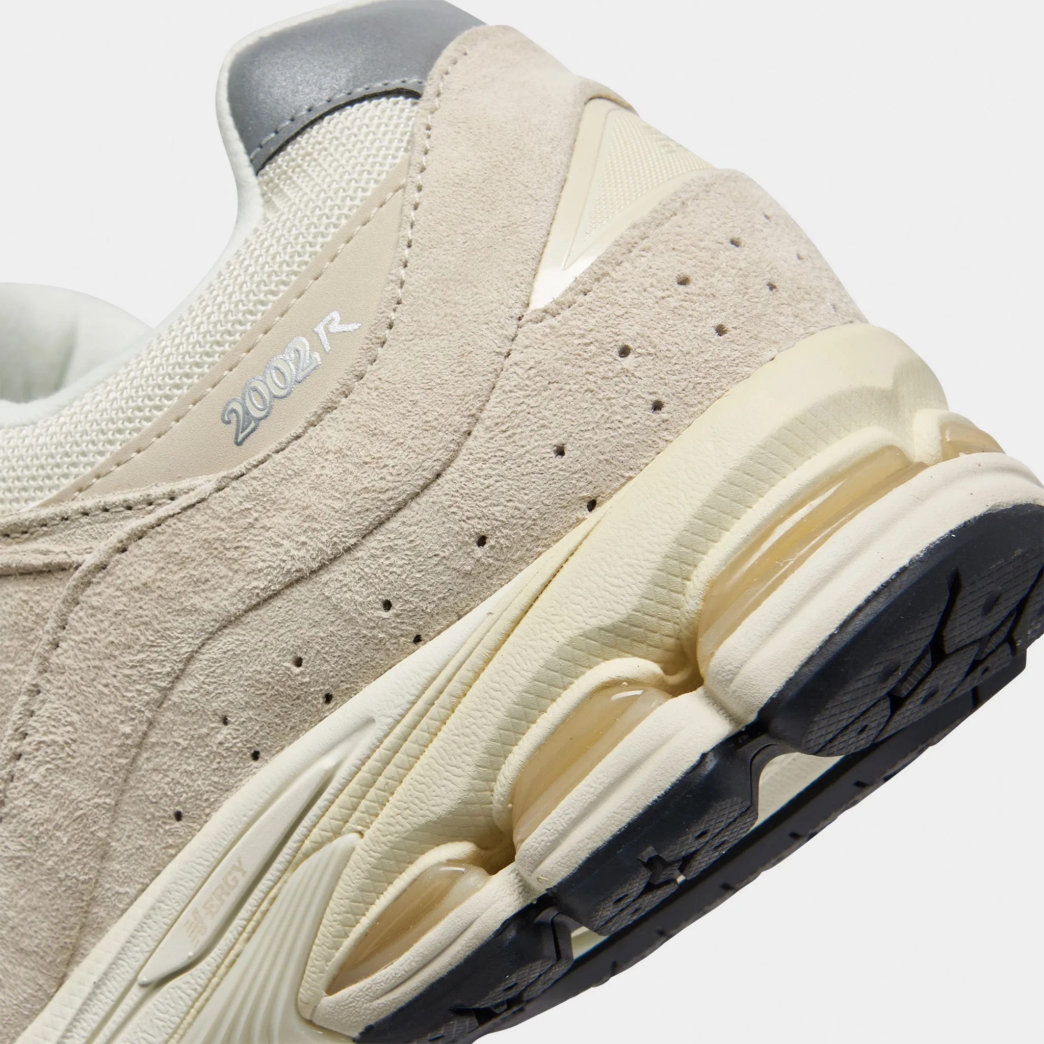 New Balance M2002RCC Calm Taupe / Angora - Silver Metallic sold by JD Sports product image thumbnail 3