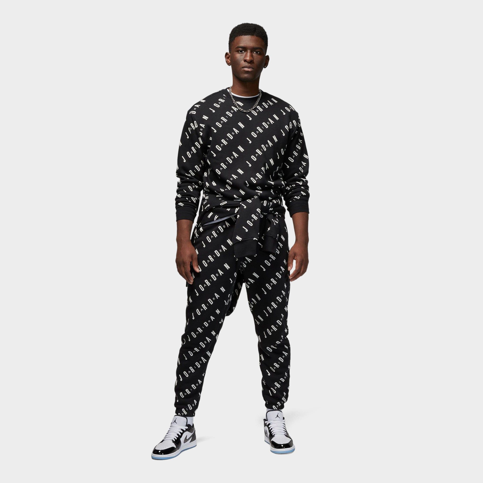 Jordan Essentials Graphic Fleece Crewneck / Black sold by JD Sports product image thumbnail 5