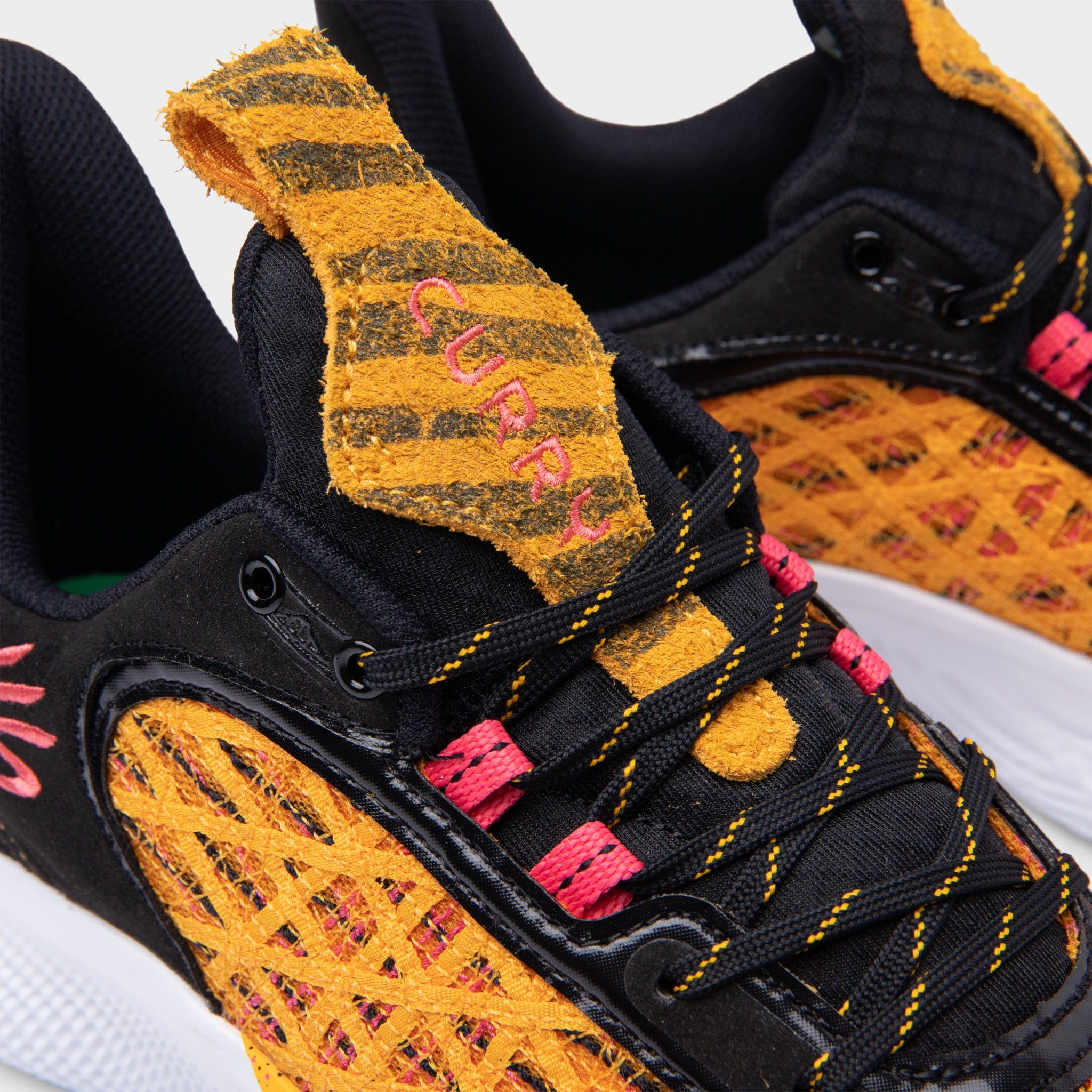 Under Armour Curry Flow 9 Black / Yellow Nectar sold by JD Sports product image thumbnail 3