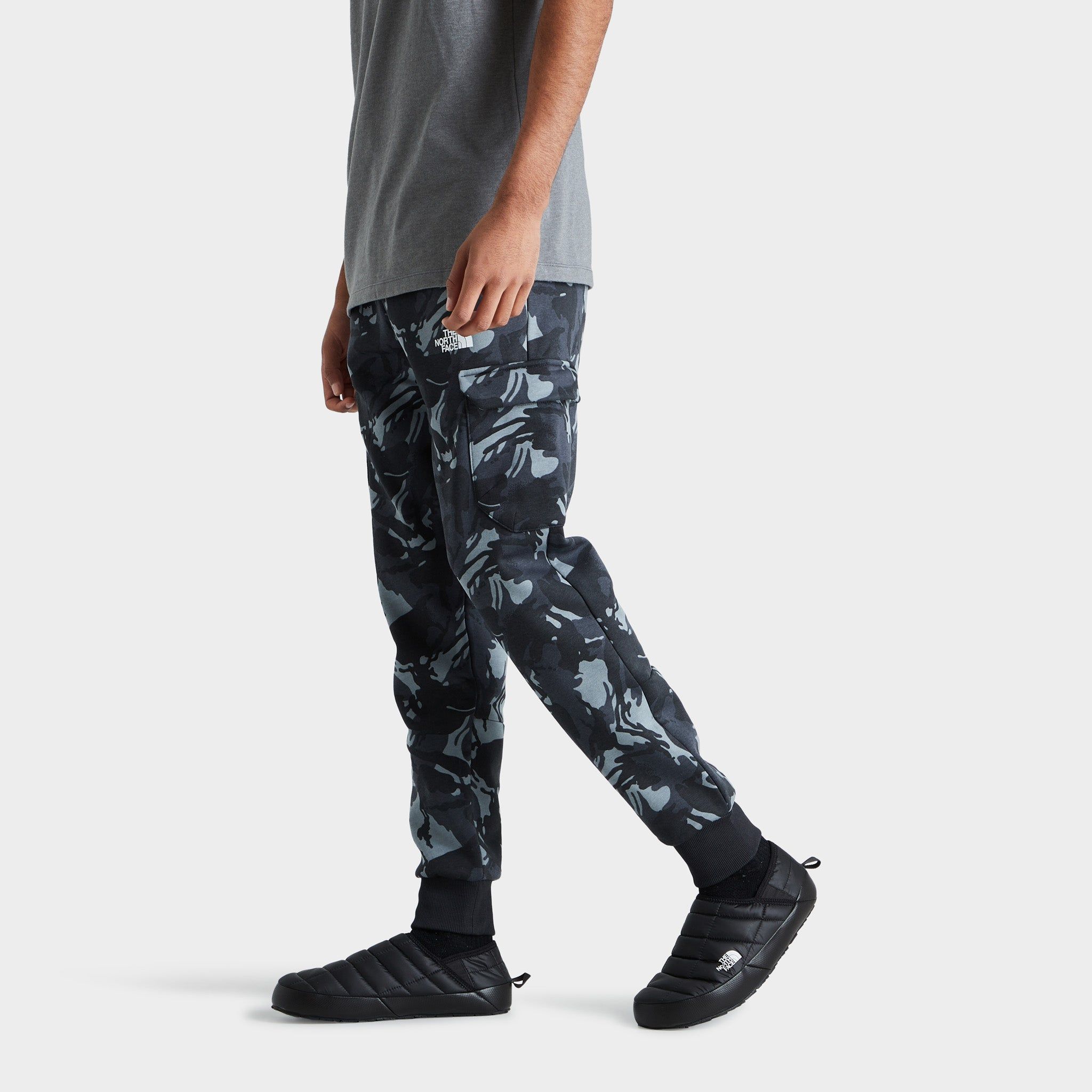 The North Face Bondi Cargo Jogger Pants / Vanadis Grey Tonal Camo Print sold by JD Sports product image thumbnail 4