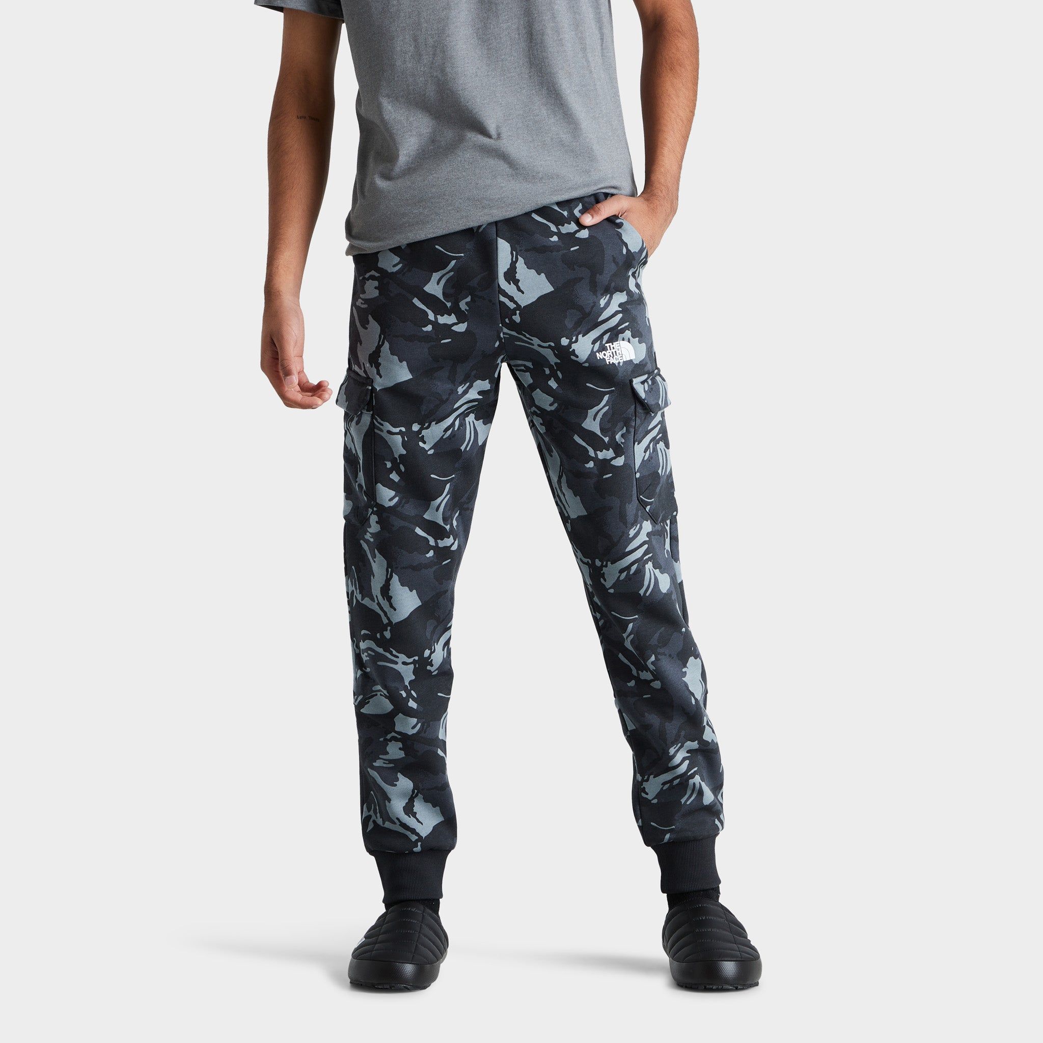 The North Face Bondi Cargo Jogger Pants / Vanadis Grey Tonal Camo Print sold by JD Sports
