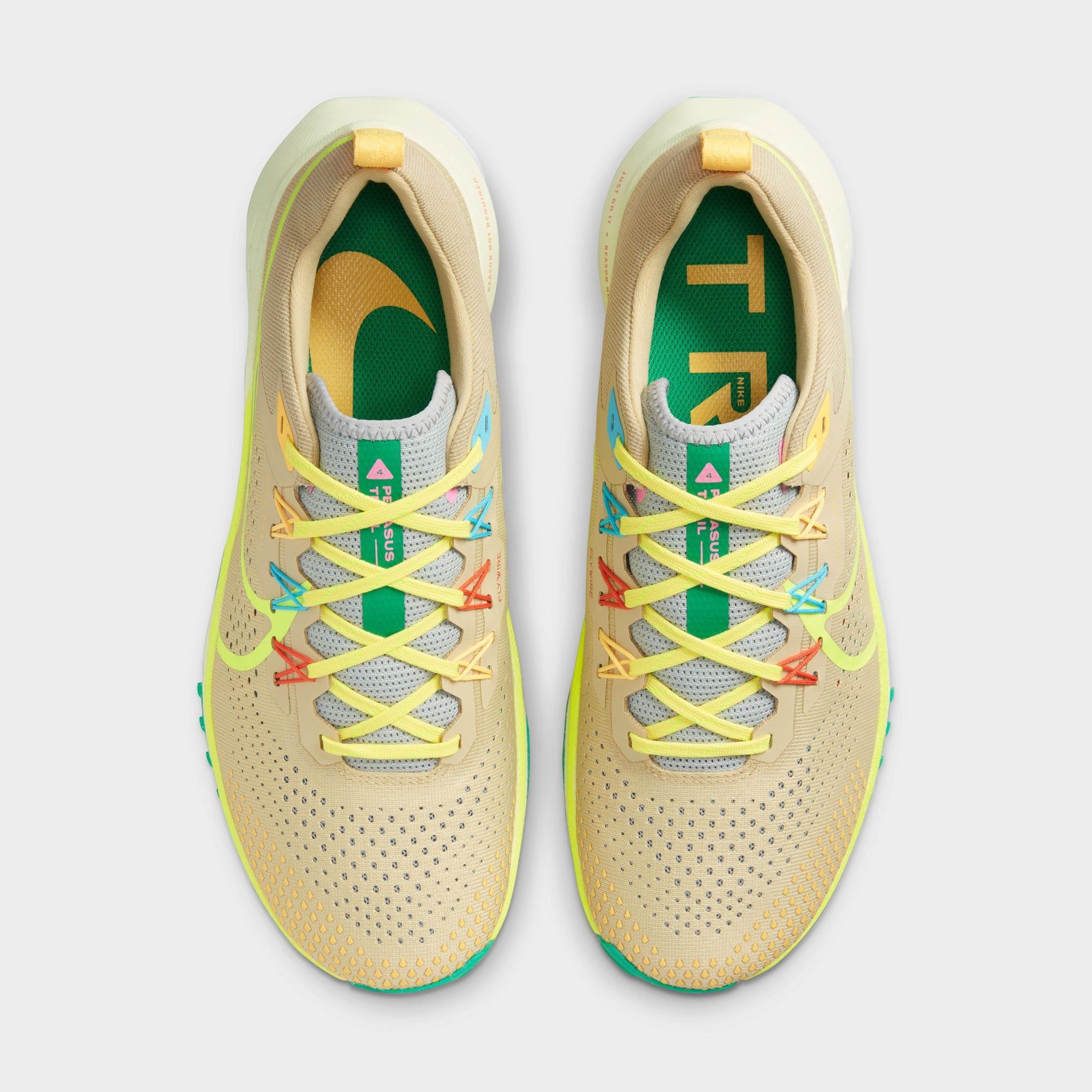 シューズ NIKE - Nike React Pegasus Trail4 Team Gold Volt NIKE PEGASUS TRAIL 4 MENS TEAM GOLD/VOLT/BALTIC BLUE/STADIUM