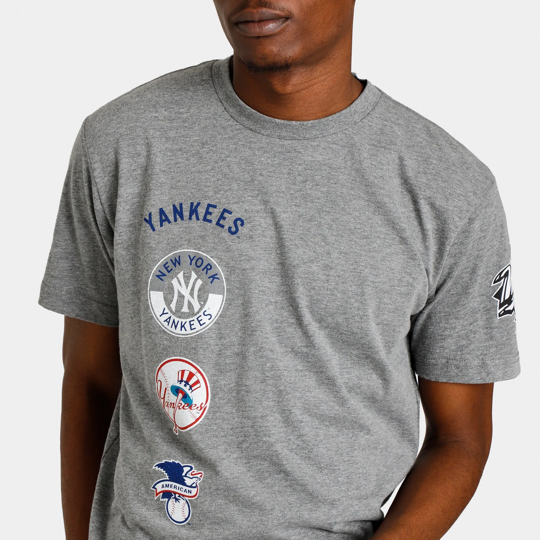 Mitchell & Ness Yankees City Collection T-shirt / Grey sold by JD Sports product image thumbnail 4