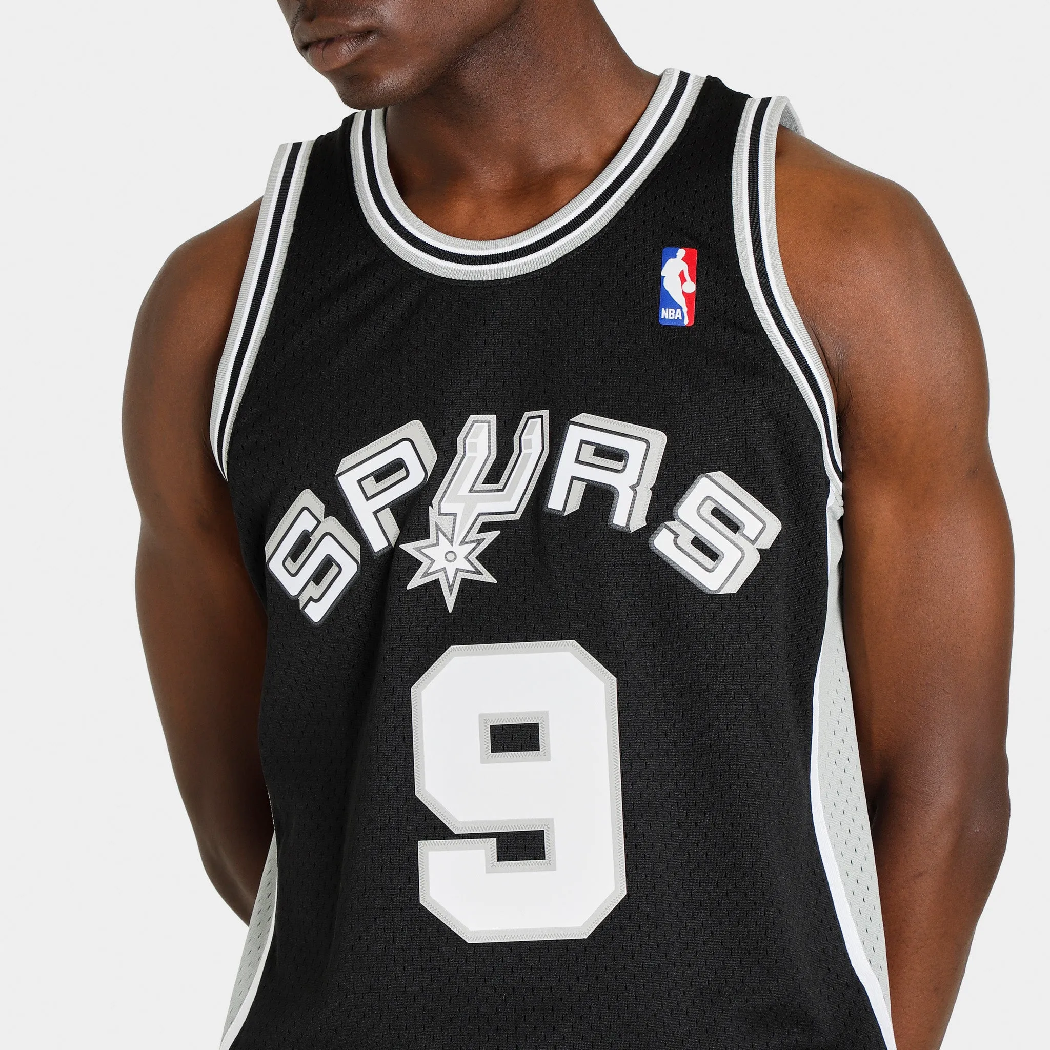 Mitchell & Ness San Antonio Spurs Tony Parker Swingman Jersey / Black sold by JD Sports product image thumbnail 4