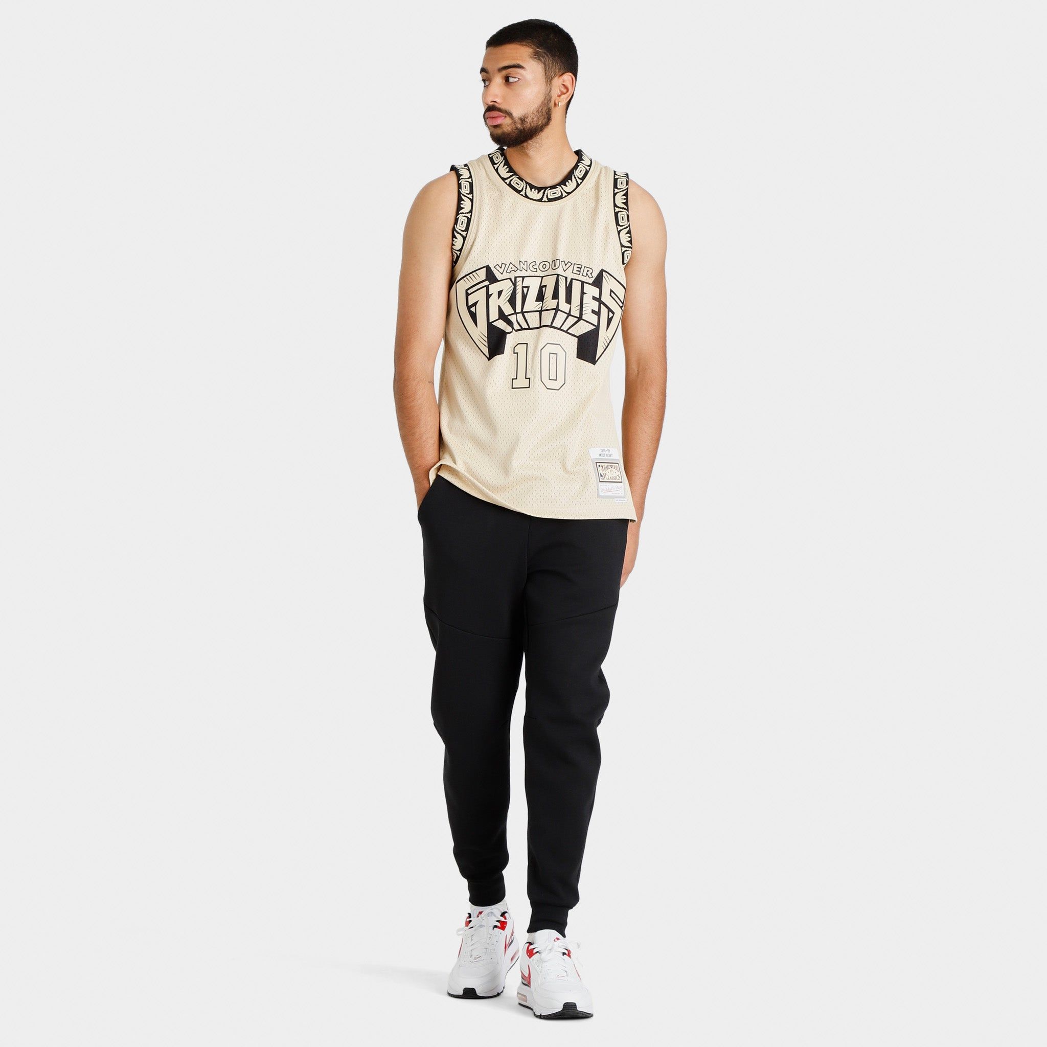 Mitchell & Ness Vancouver Grizzlies Mike Bibby Swingman Jersey Khaki / Black sold by JD Sports product image thumbnail 3