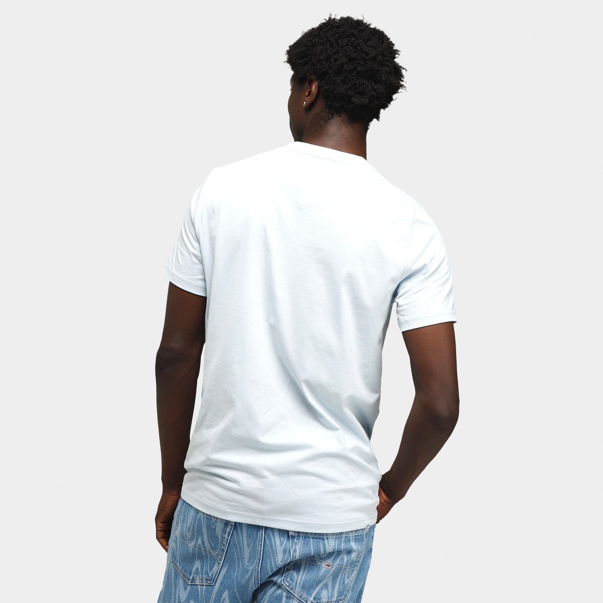 Fred Perry Laurel Wreath Graphic T-shirt / Light Ice sold by JD Sports product image thumbnail 2