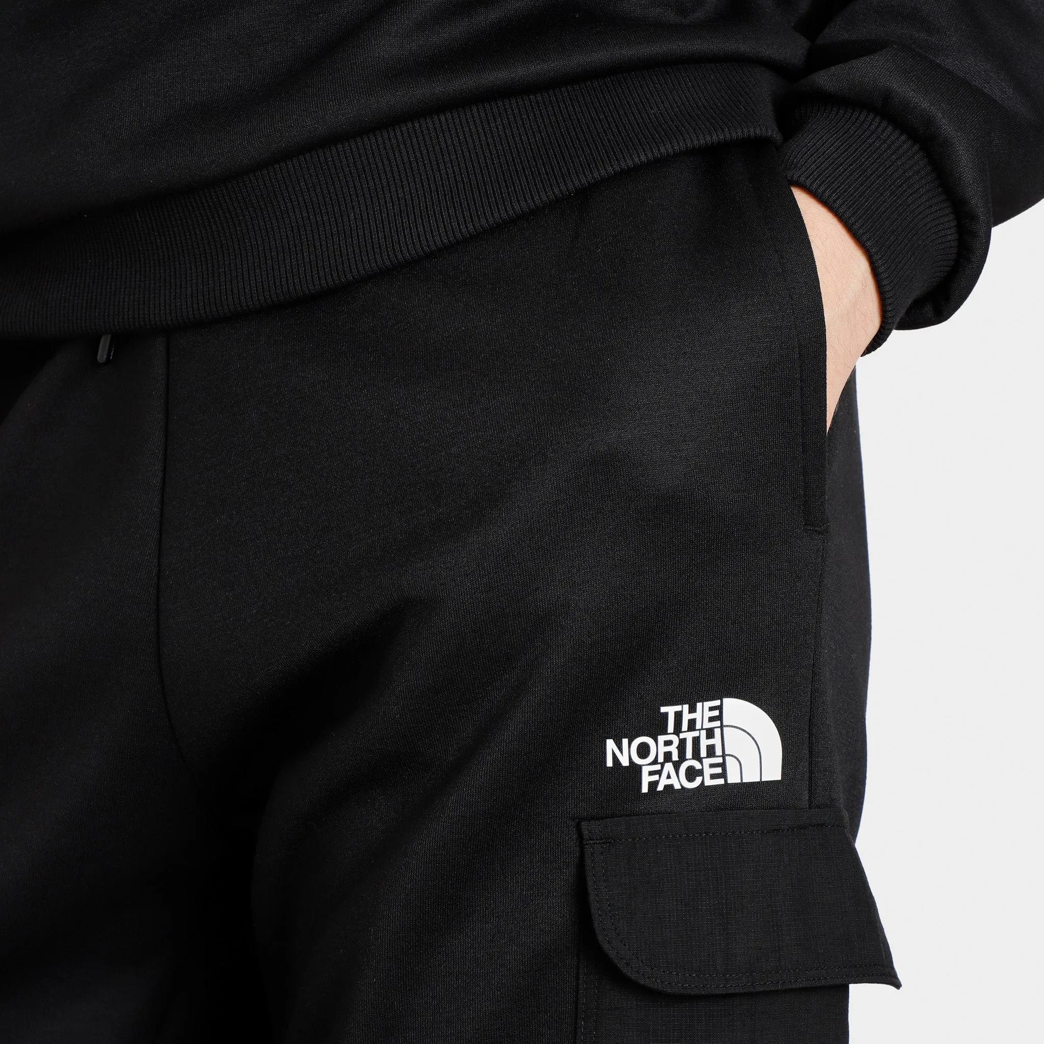 The North Face Women's Fleece Cargo Joggers / TNF Black sold by JD Sports product image thumbnail 5