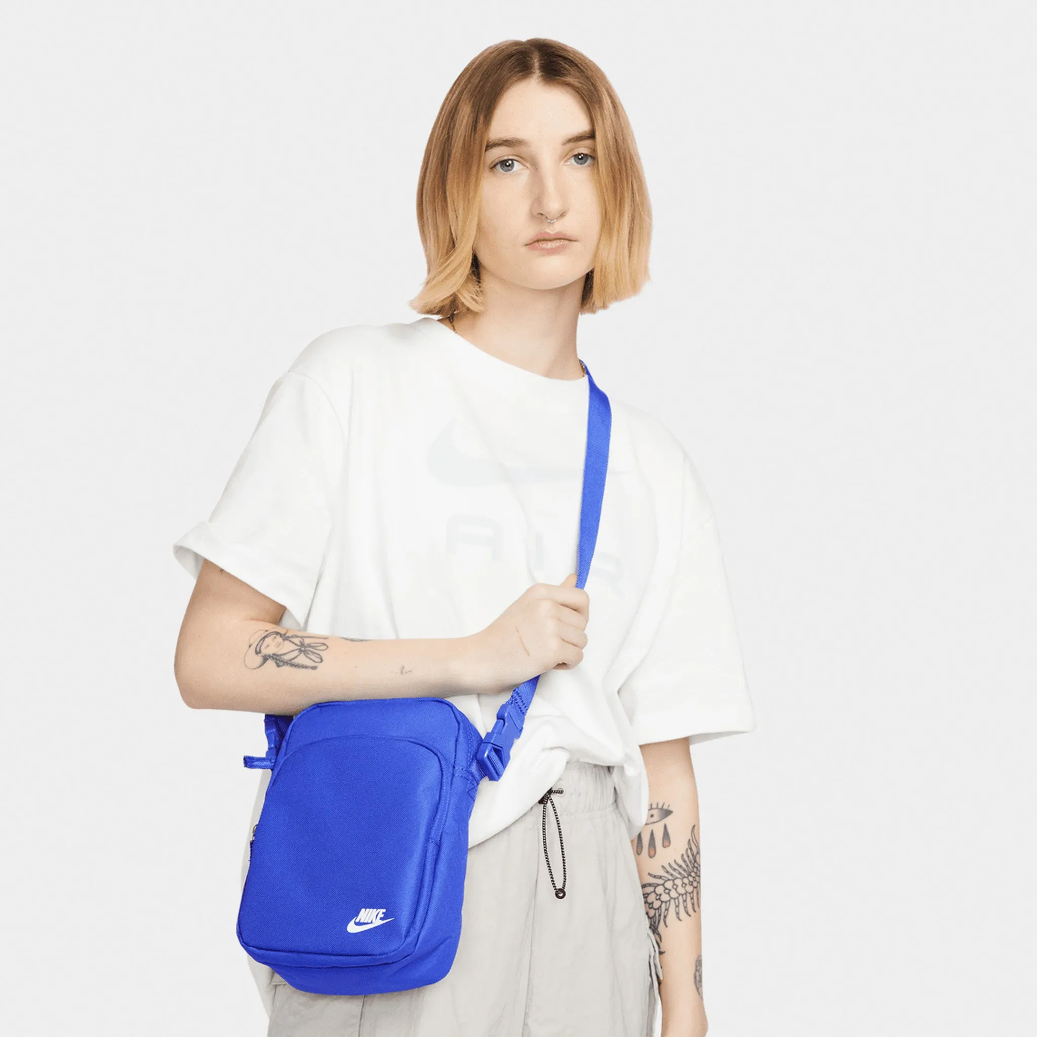 Nike Heritage Crossbody Bag Hyper Royal / Hyper Royal - Cobalt Bliss sold by JD Sports