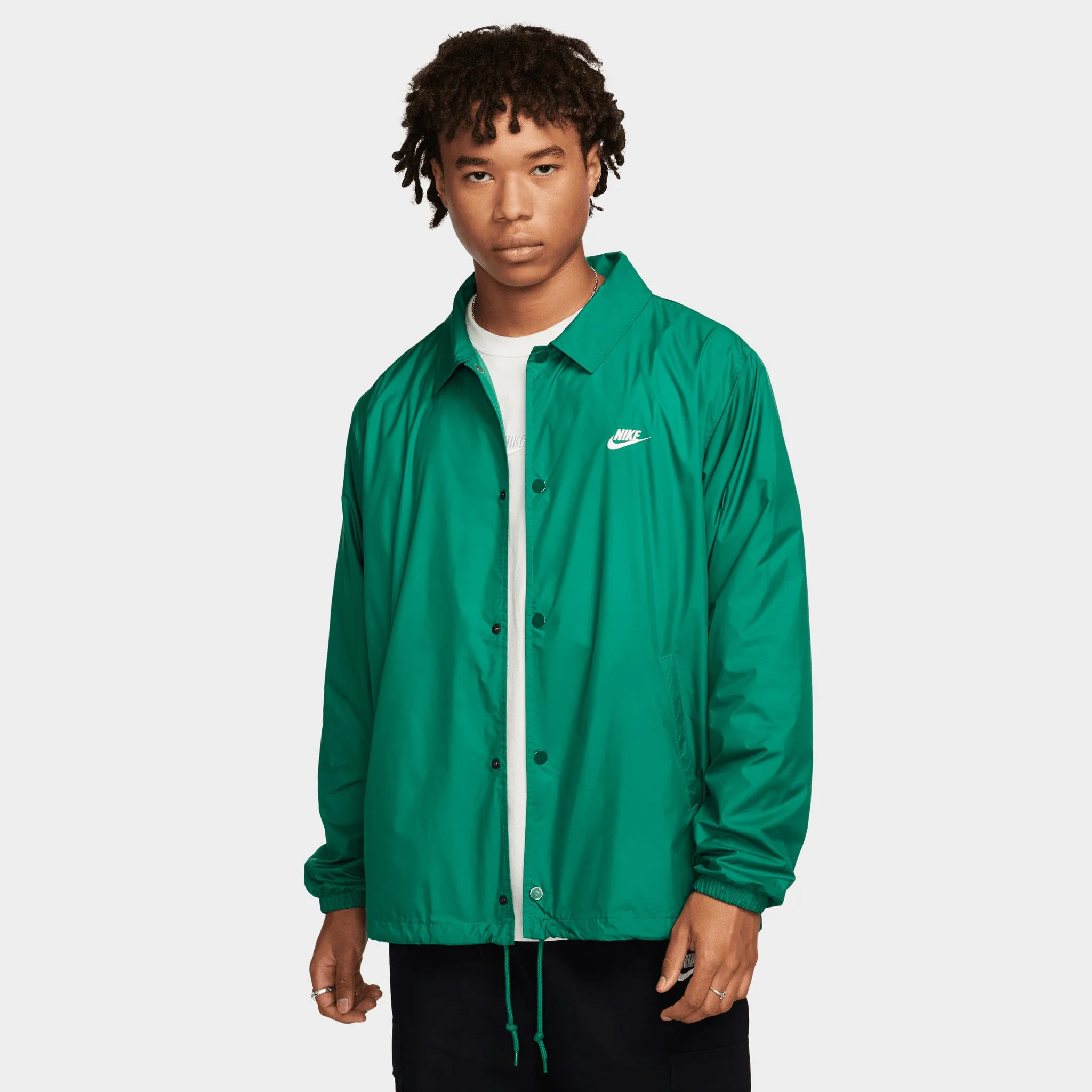 Nike Sportswear Club Coaches Jacket Malachite / White sold by JD Sports