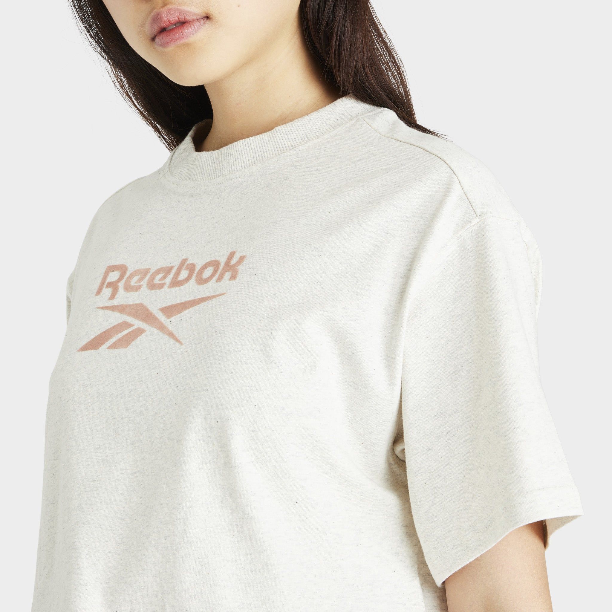 Reebok Women’s Classics Cropped Big Logo T-shirt / Chalk Melange sold by JD Sports product image thumbnail 4