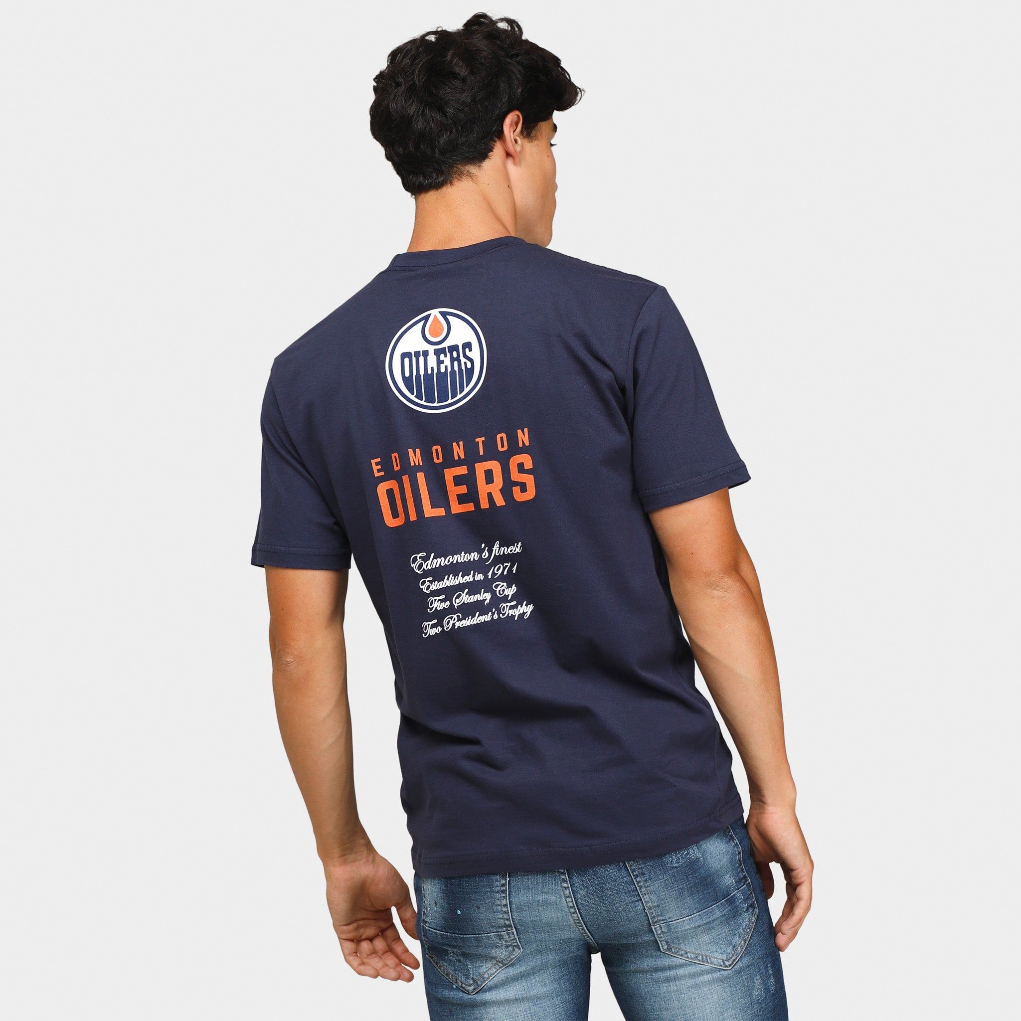 Mitchell & Ness Edmonton Oilers Graduation T-shirt Navy / Orange sold by JD Sports product image thumbnail 2