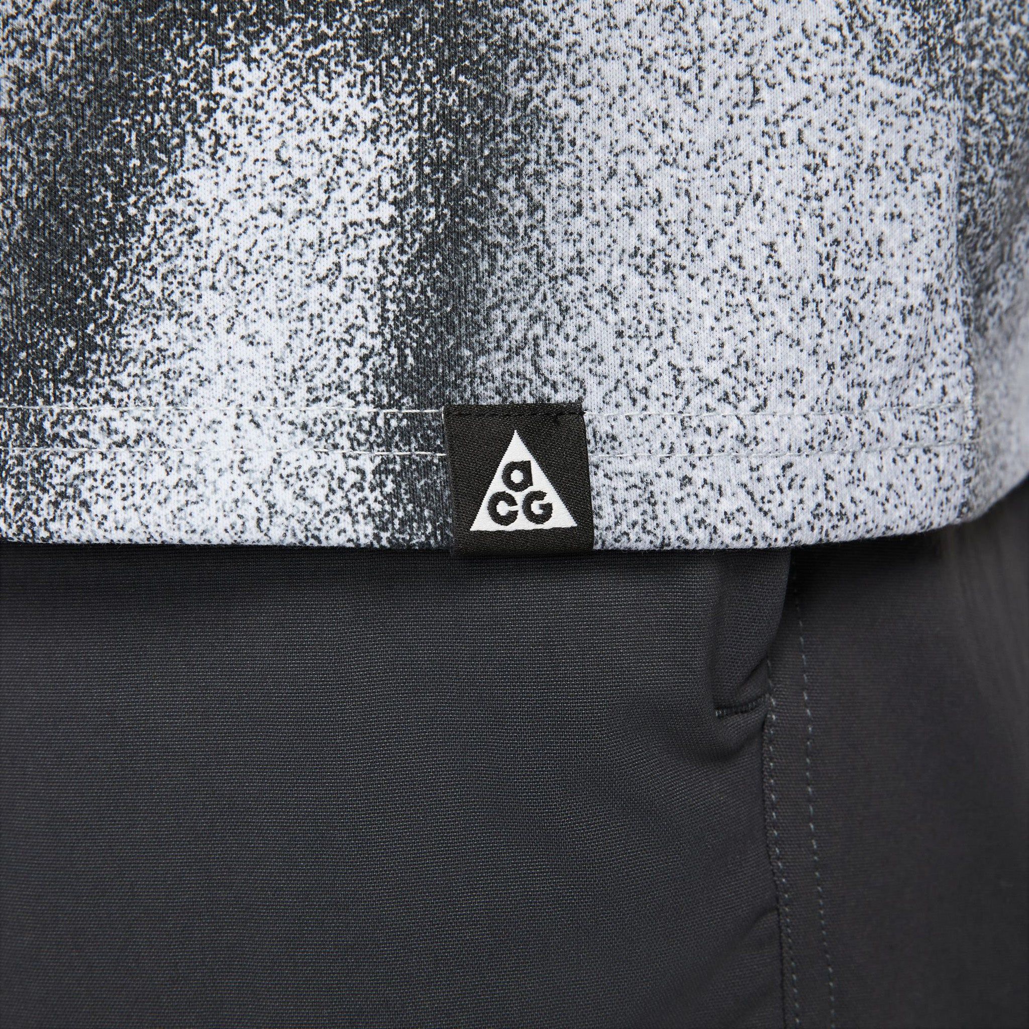 Nike ACG AOP LS T-Shirt Photon Dust / Pure Platinum / Lt Smoke Grey sold by JD Sports product image thumbnail 4
