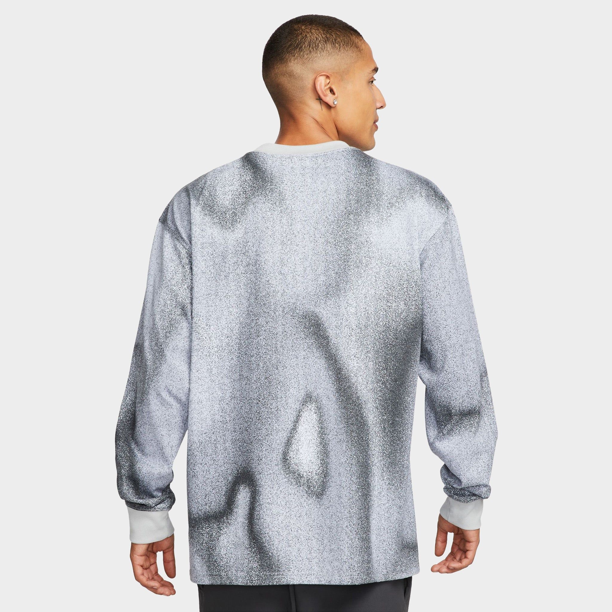 Nike ACG AOP LS T-Shirt Photon Dust / Pure Platinum / Lt Smoke Grey sold by JD Sports product image thumbnail 2