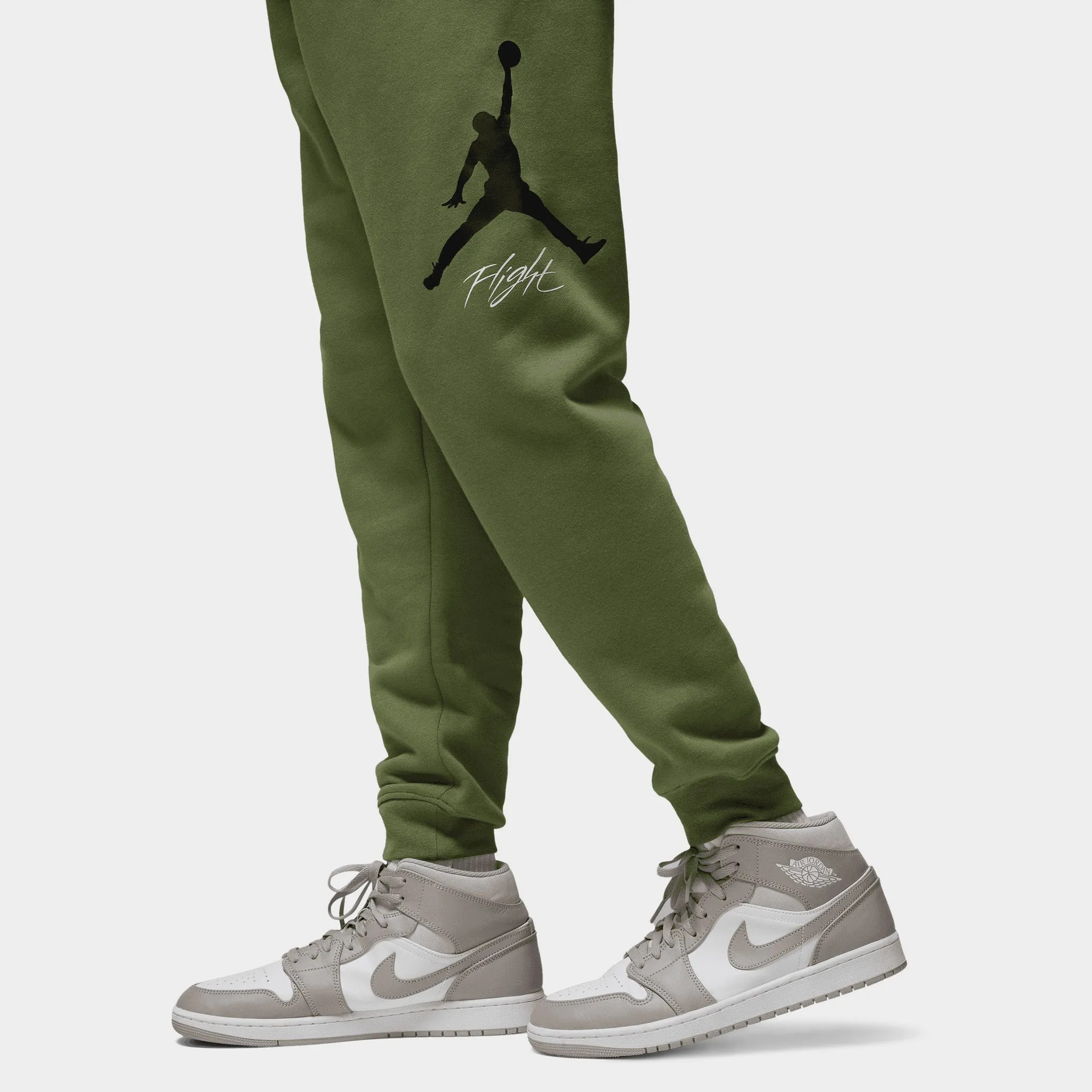Jordan Essentials Fleece Baseline Pants Sky J Light Olive / Black sold by JD Sports product image thumbnail 4