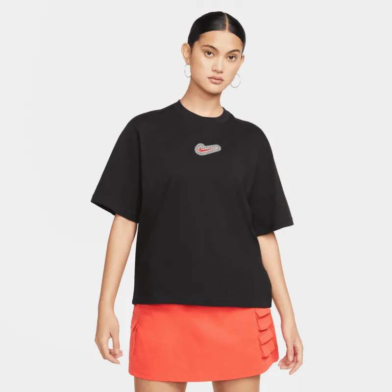 Nike Sportswear Women’s Valentine Boxy T-shirt / Black sold by JD Sports