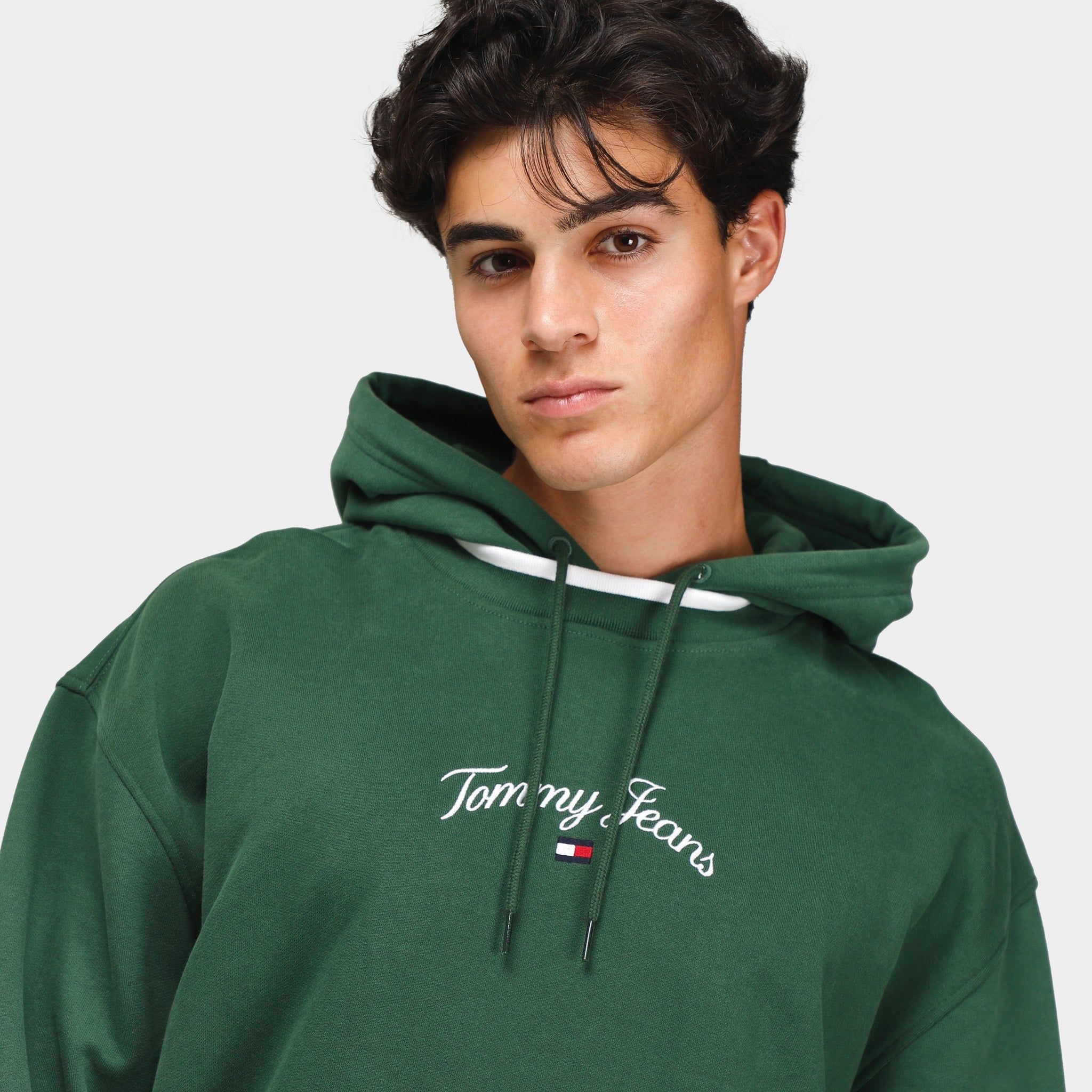 Tommy Jeans Serif Flag Pullover Hoodie / Collegiate Green sold by JD Sports product image thumbnail 3