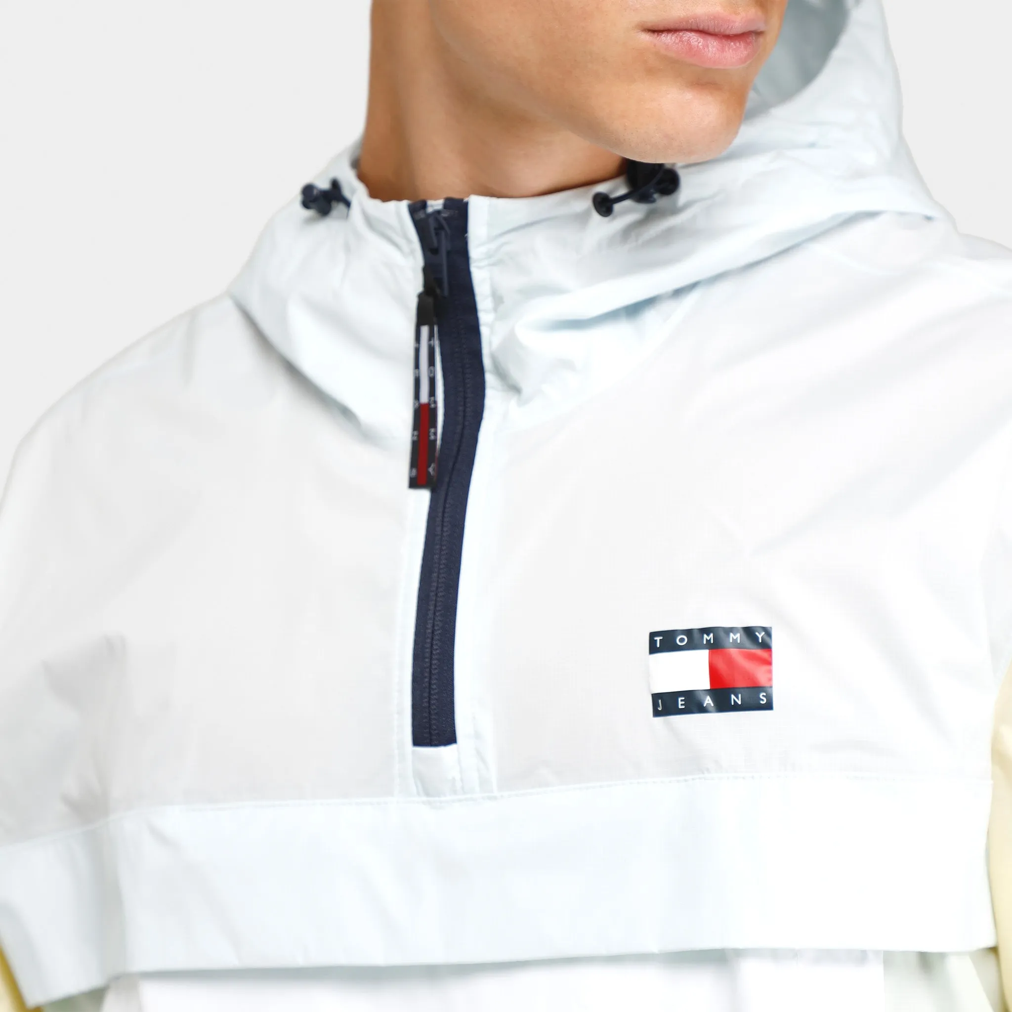 Tommy Jeans Chicago Packable Windbreaker Shimmering Blue / Multi sold by JD Sports product image thumbnail 4