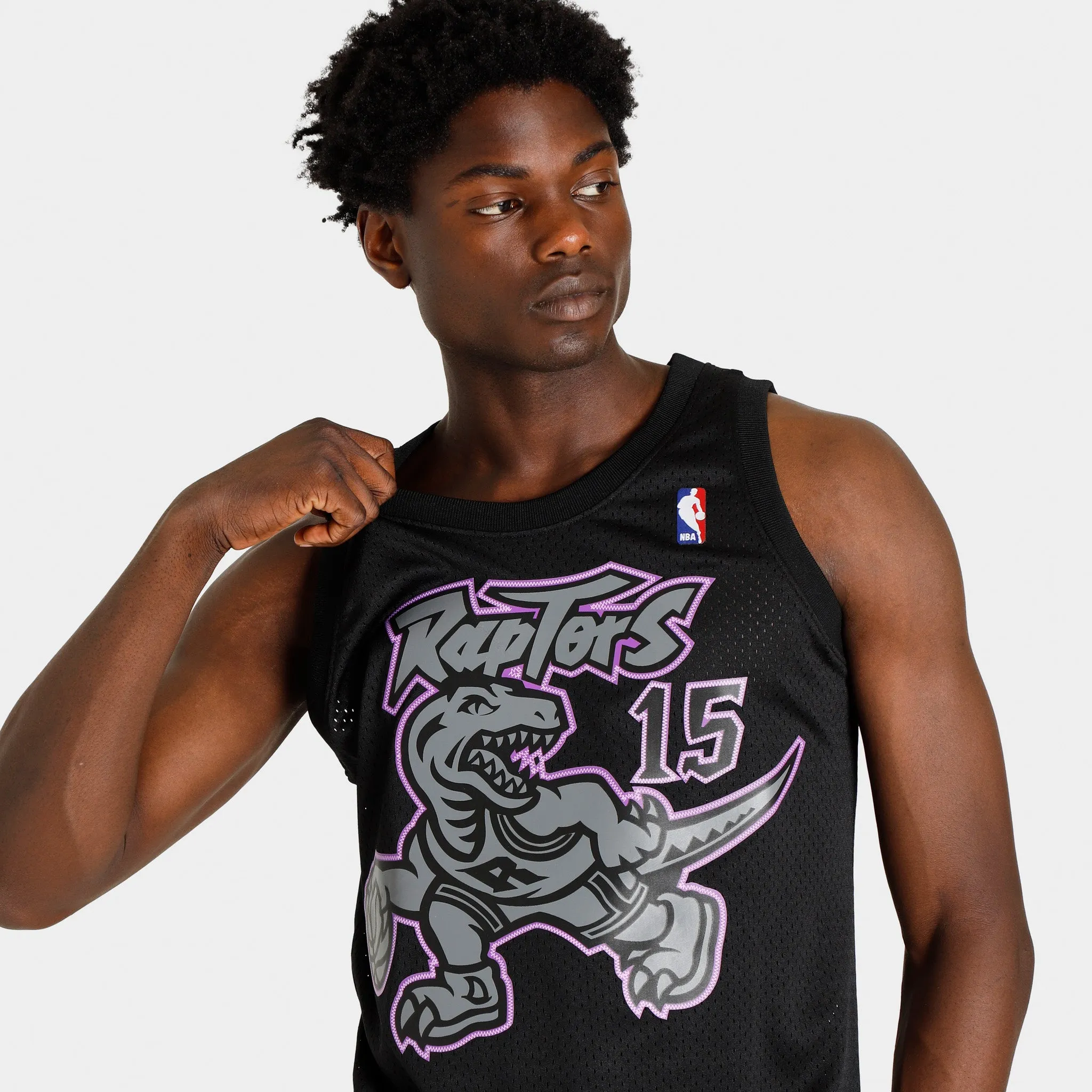 Mitchell & Ness Vince Carter Dynamic Swingman Jersey / Black sold by JD Sports product image thumbnail 3