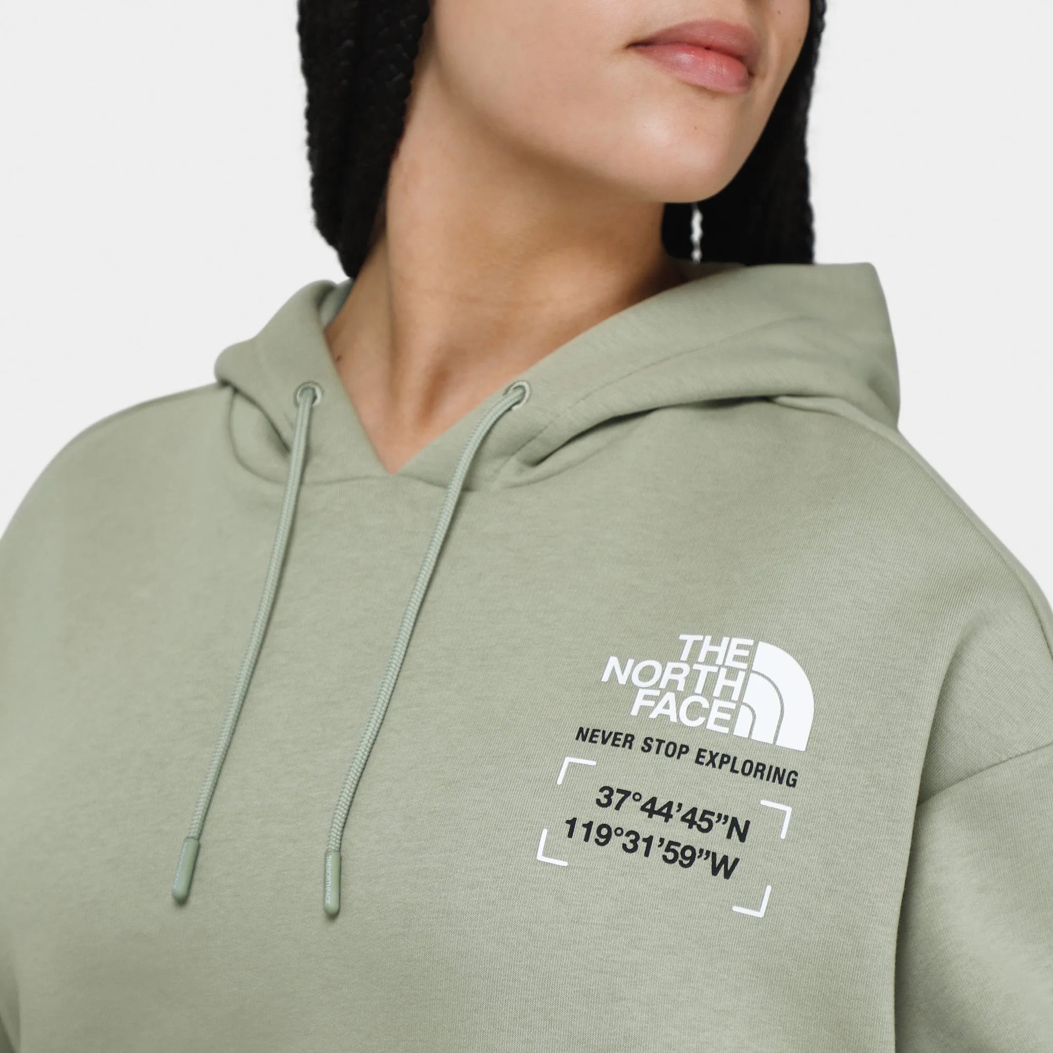 The North Face Women's Seven Summit Coordinates Pullover Hoodie / Tea Green sold by JD Sports product image thumbnail 4