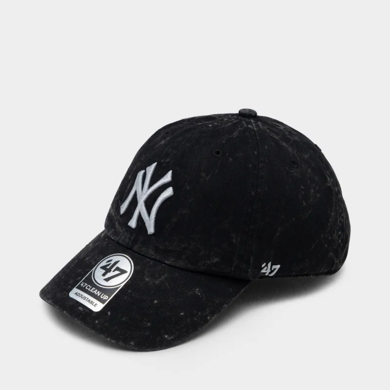 47 New York Yankees MLB Clean Up Cap / Black Gamut sold by JD Sports