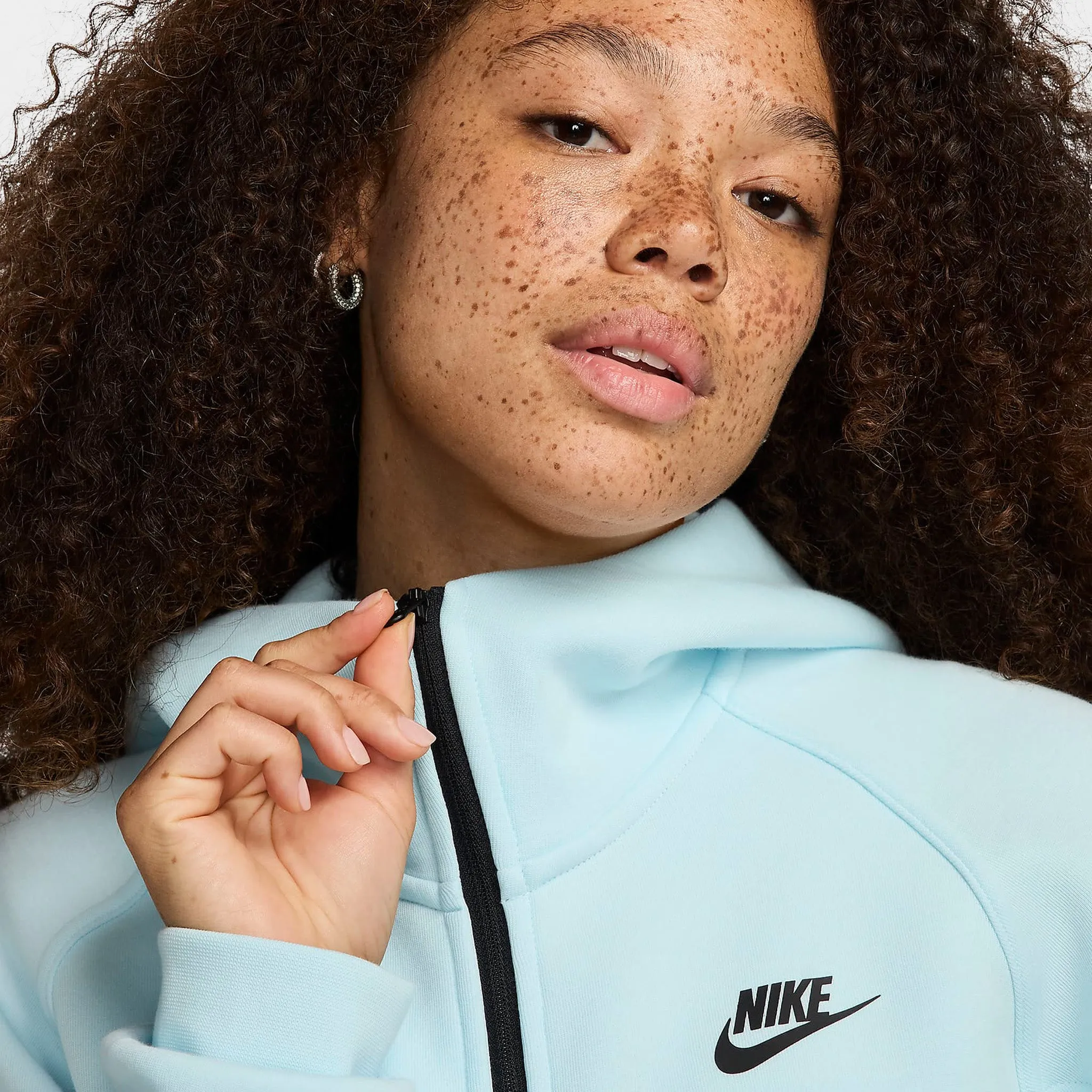 Nike Sportswear Women's Tech Fleece Windrunner Full-Zip Hoodie Glacier Blue / Black sold by JD Sports product image thumbnail 3