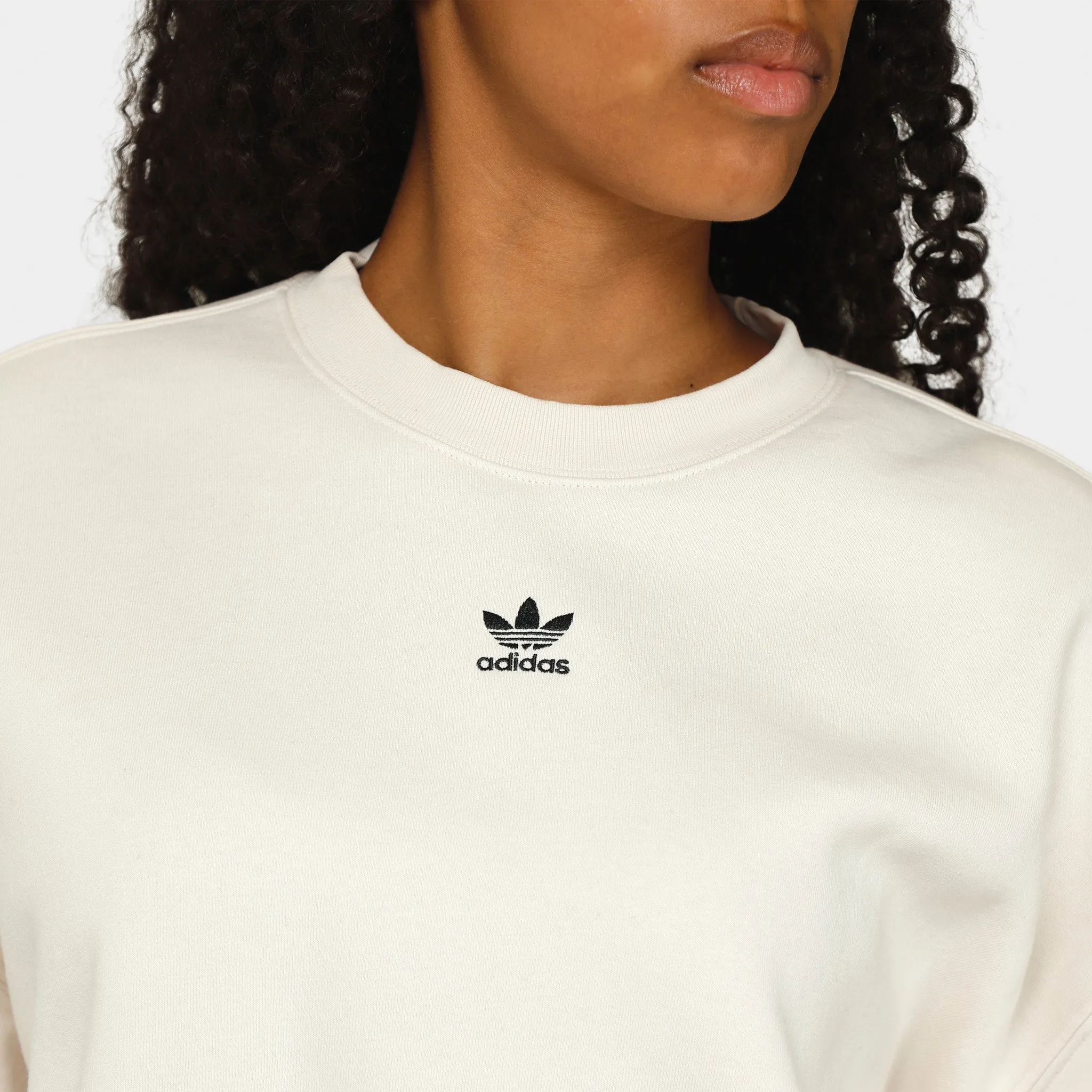adidas Originals Women's Adicolor Essentials Crewneck / Wonder White sold by JD Sports product image thumbnail 4