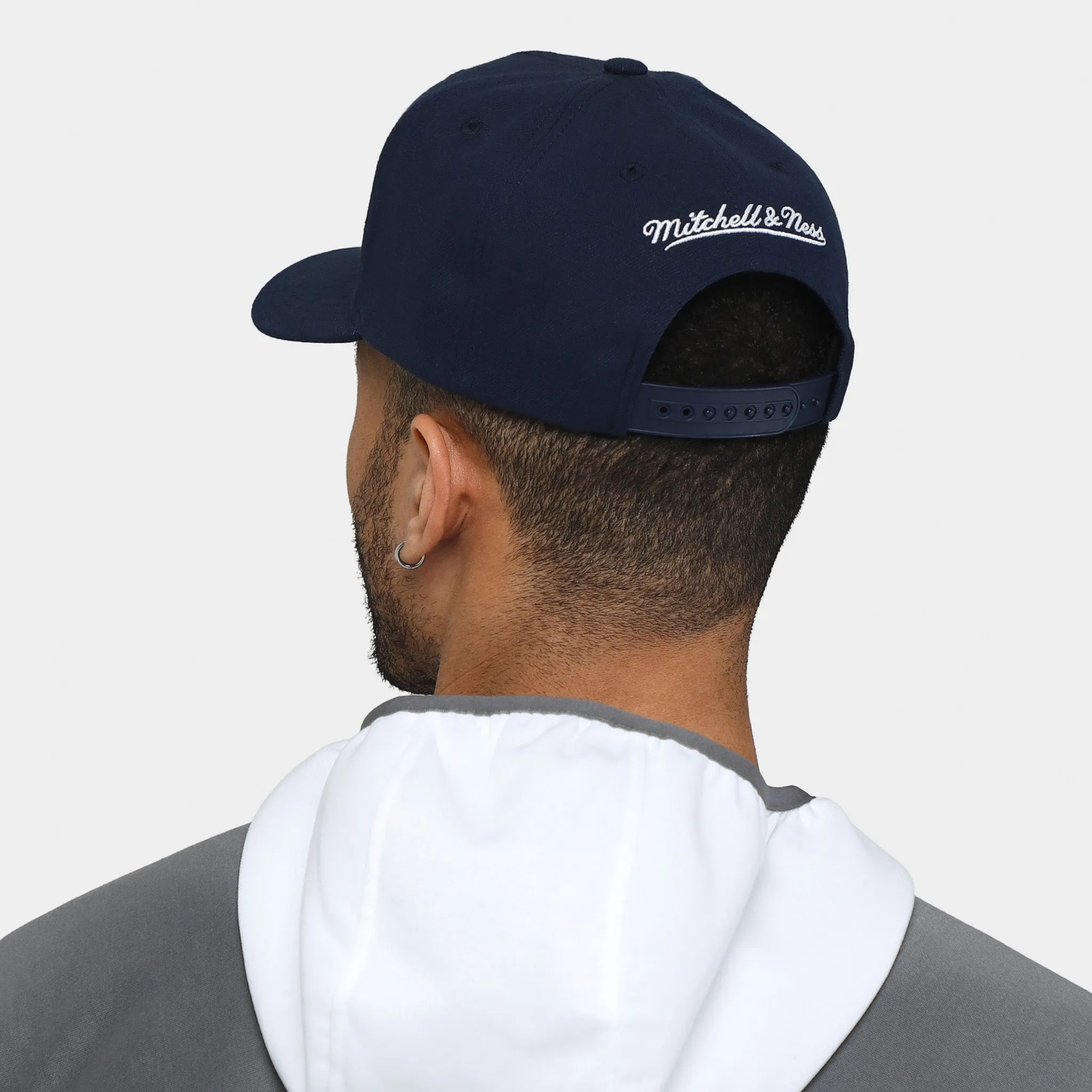 Mitchell and Ness Winnipeg Jets Snapback / Blue sold by JD Sports product image thumbnail 2