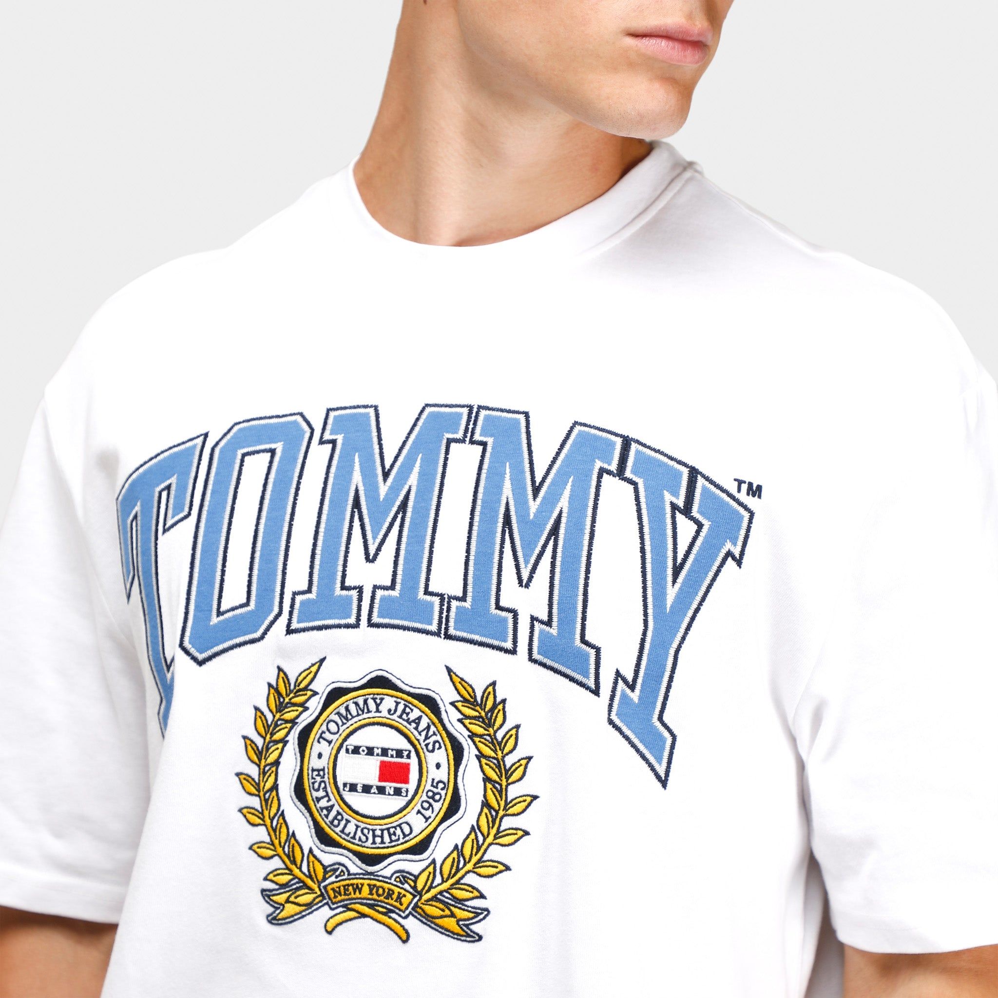 Tommy Jeans Collegiate Logo Skater T-shirt / White sold by JD Sports product image thumbnail 4