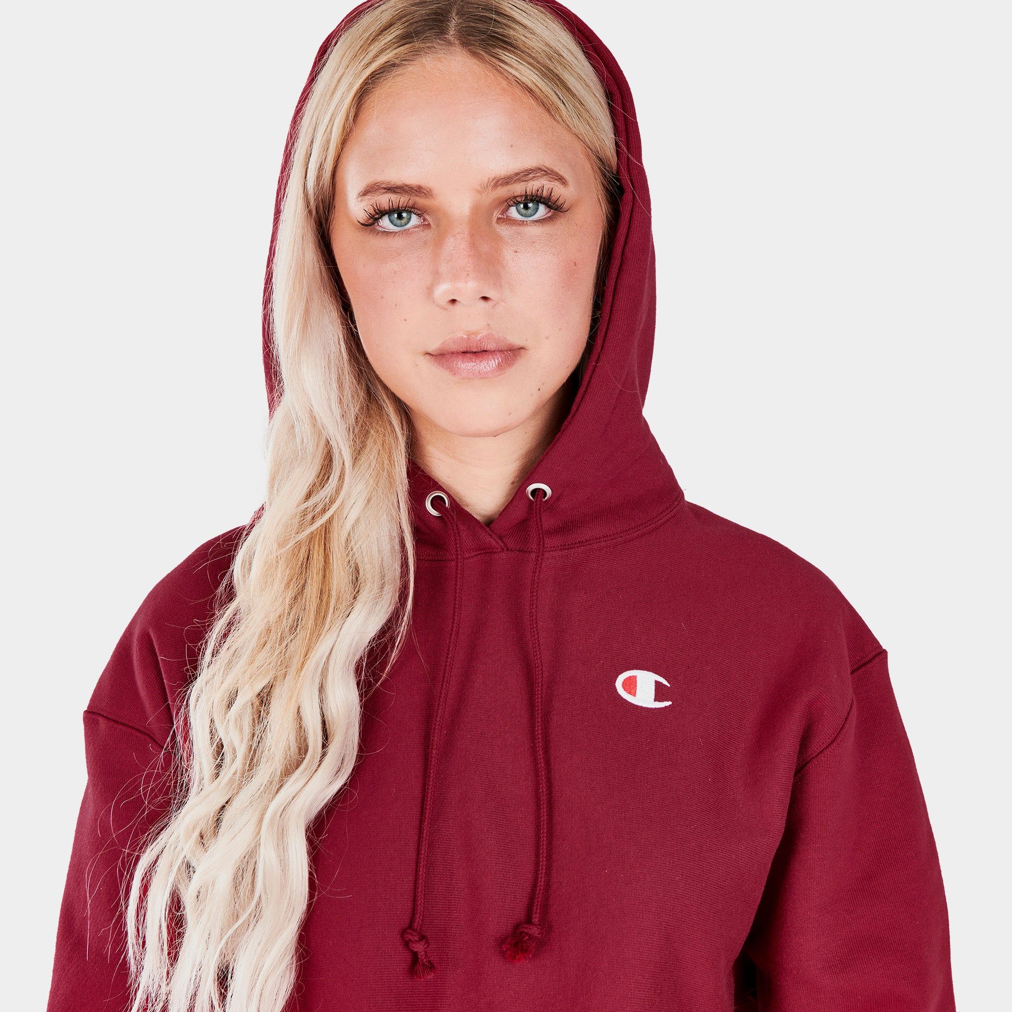 Champion Women’s Reverse Weave Cropped Pullover Hoodie / Cranberry Tart sold by JD Sports product image thumbnail 4