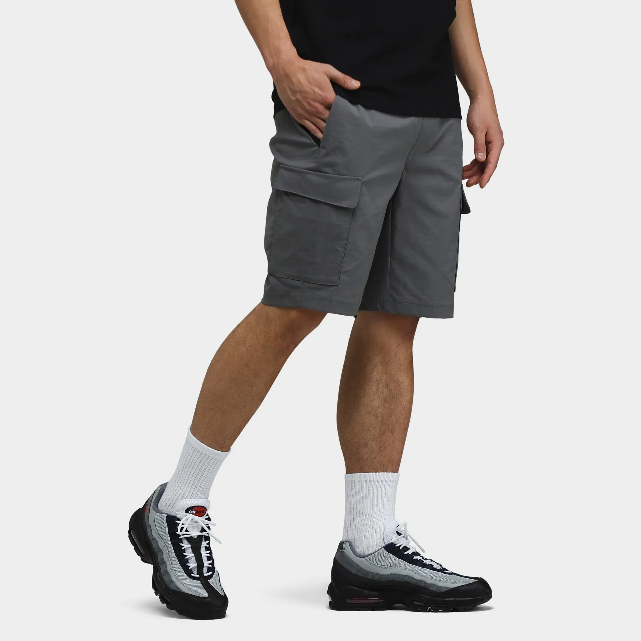 The North Face Trishull Cargo Shorts / Smoked Pearl sold by JD Sports product image thumbnail 3