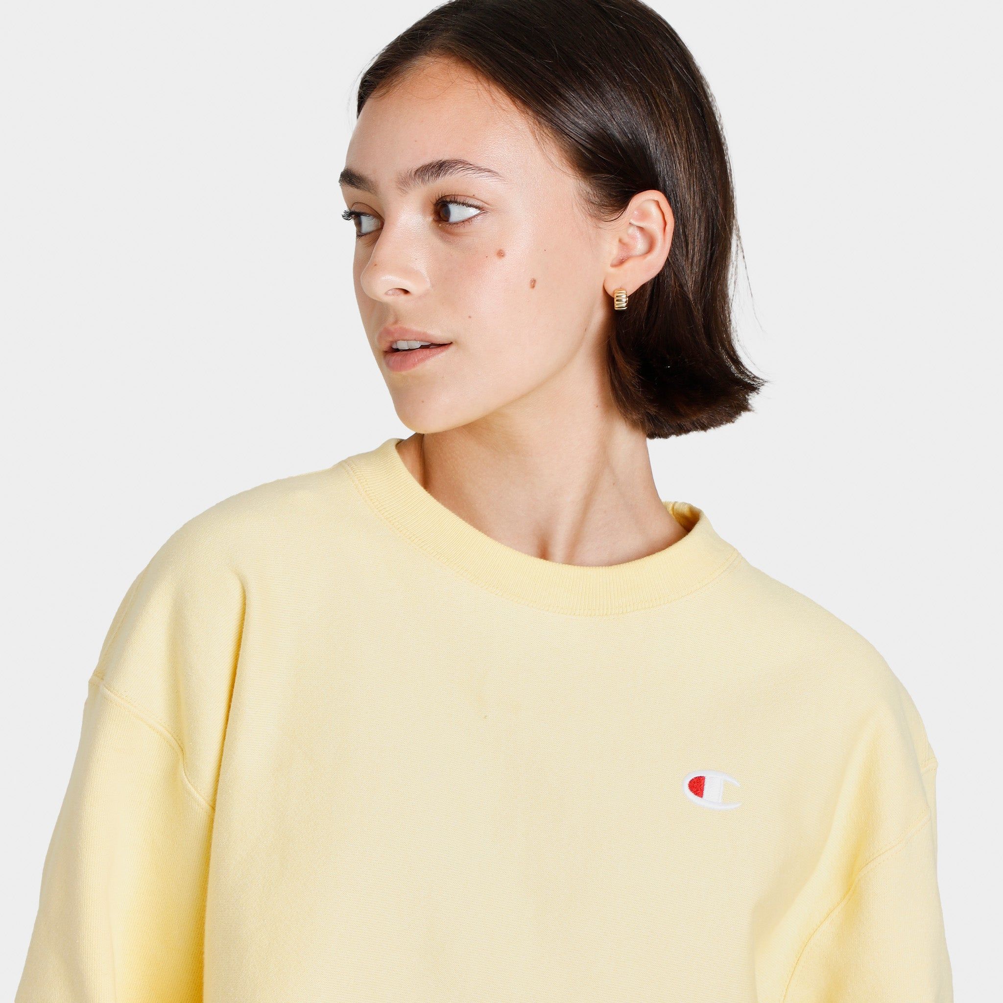 Champion Women’s Reverse Weave Cropped Cut-Off Crew Sweatshirt / Buttered Popcorn sold by JD Sports product image thumbnail 2