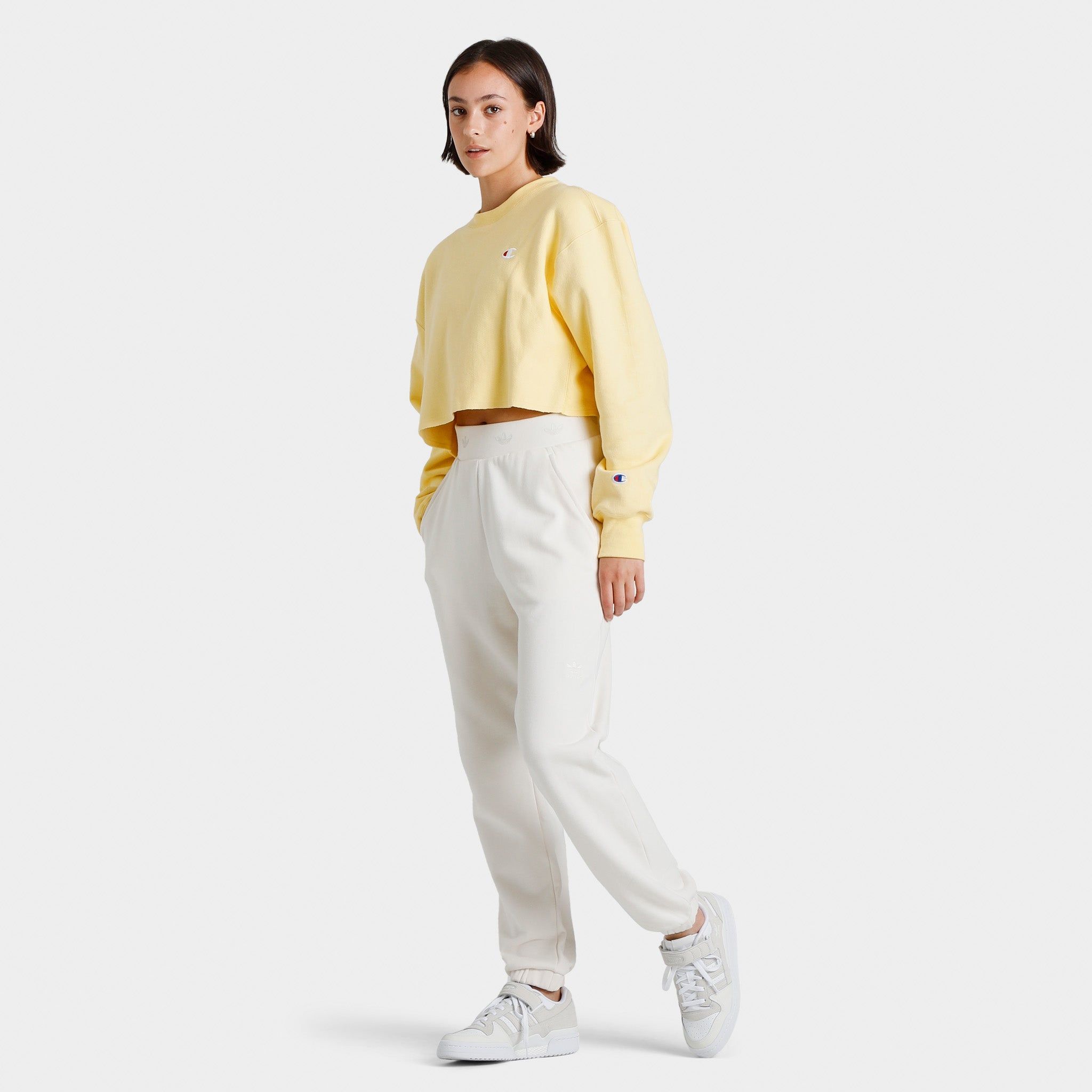 Champion Women’s Reverse Weave Cropped Cut-Off Crew Sweatshirt / Buttered Popcorn sold by JD Sports product image thumbnail 5