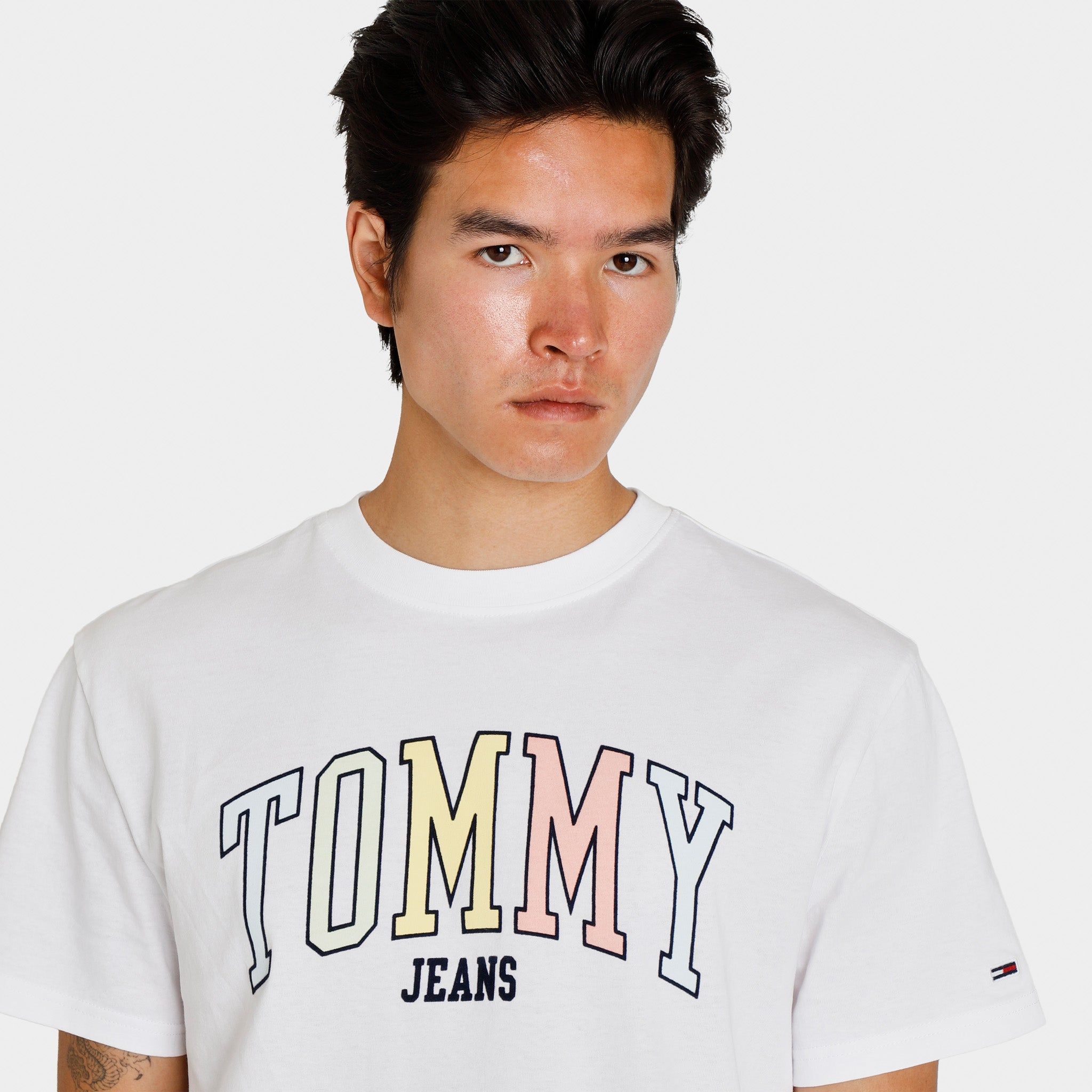 Tommy Jeans College Pop T-shirt / White sold by JD Sports product image thumbnail 3