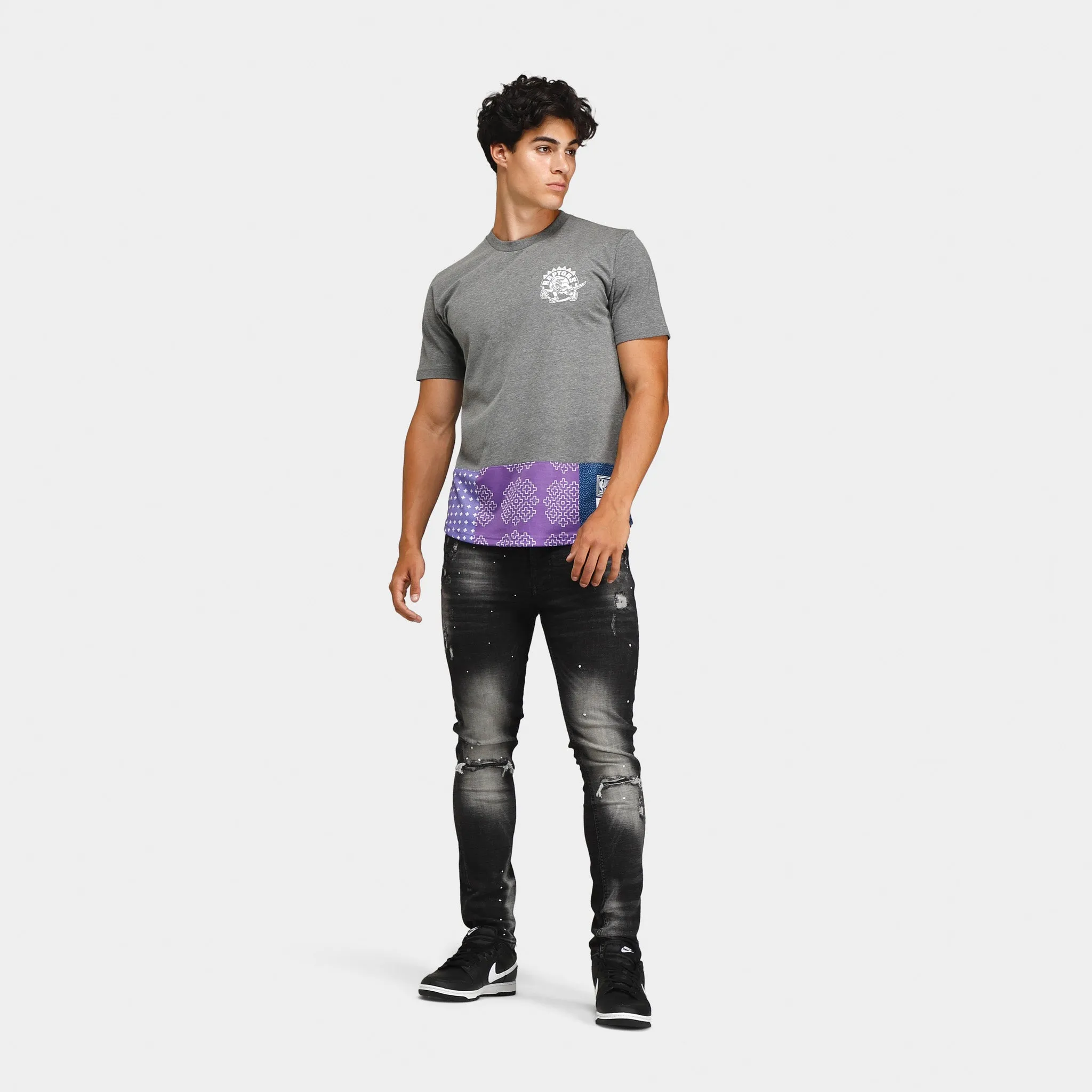 Mitchell & Ness Toronto Raptors Bandana T-shirt / Grey sold by JD Sports product image thumbnail 5