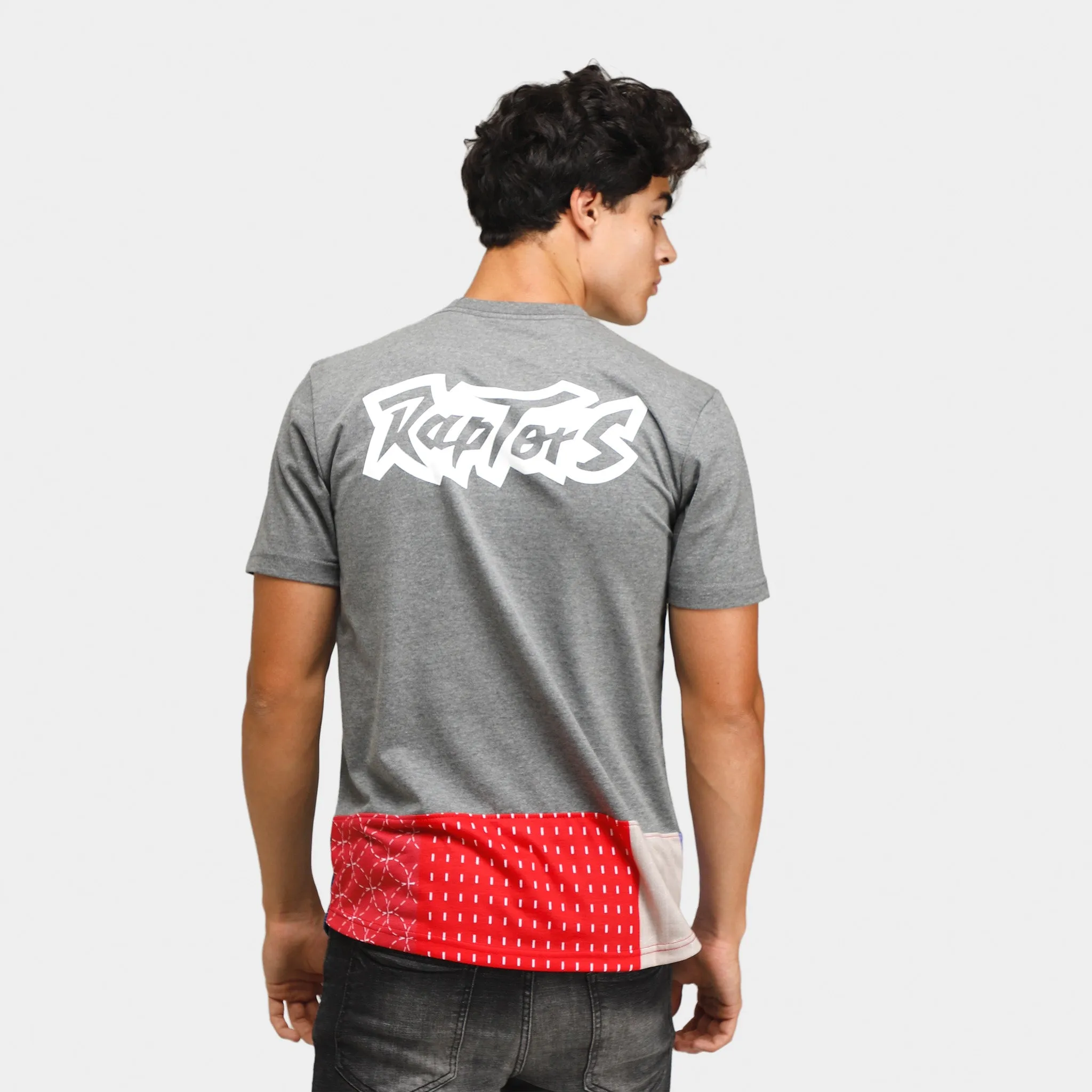 Mitchell & Ness Toronto Raptors Bandana T-shirt / Grey sold by JD Sports product image thumbnail 2