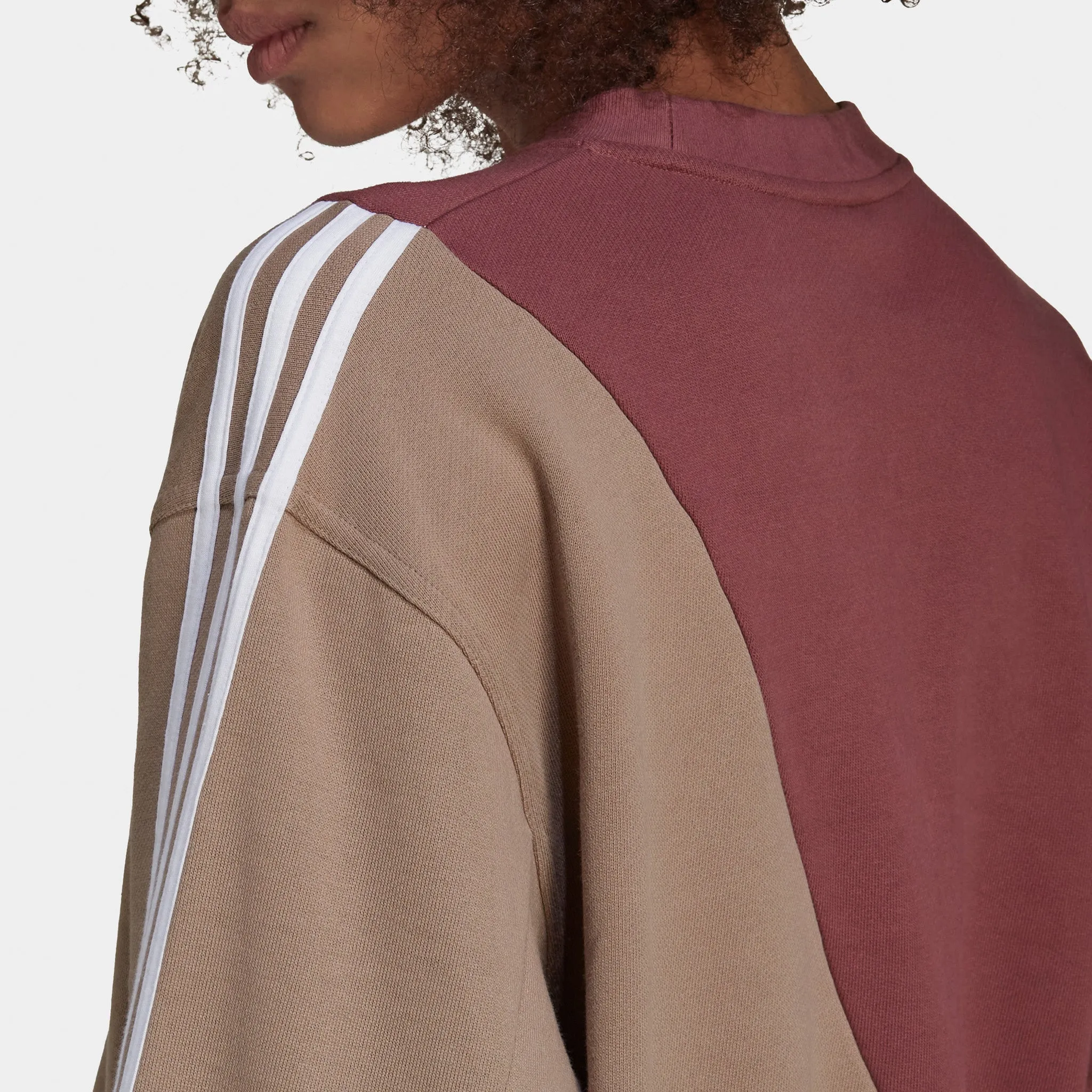 adidas Originals Women's Adicolor Sliced Trefoil Crewneck Sweatshirt Quiet Crimson / Chalky Brown sold by JD Sports product image thumbnail 4