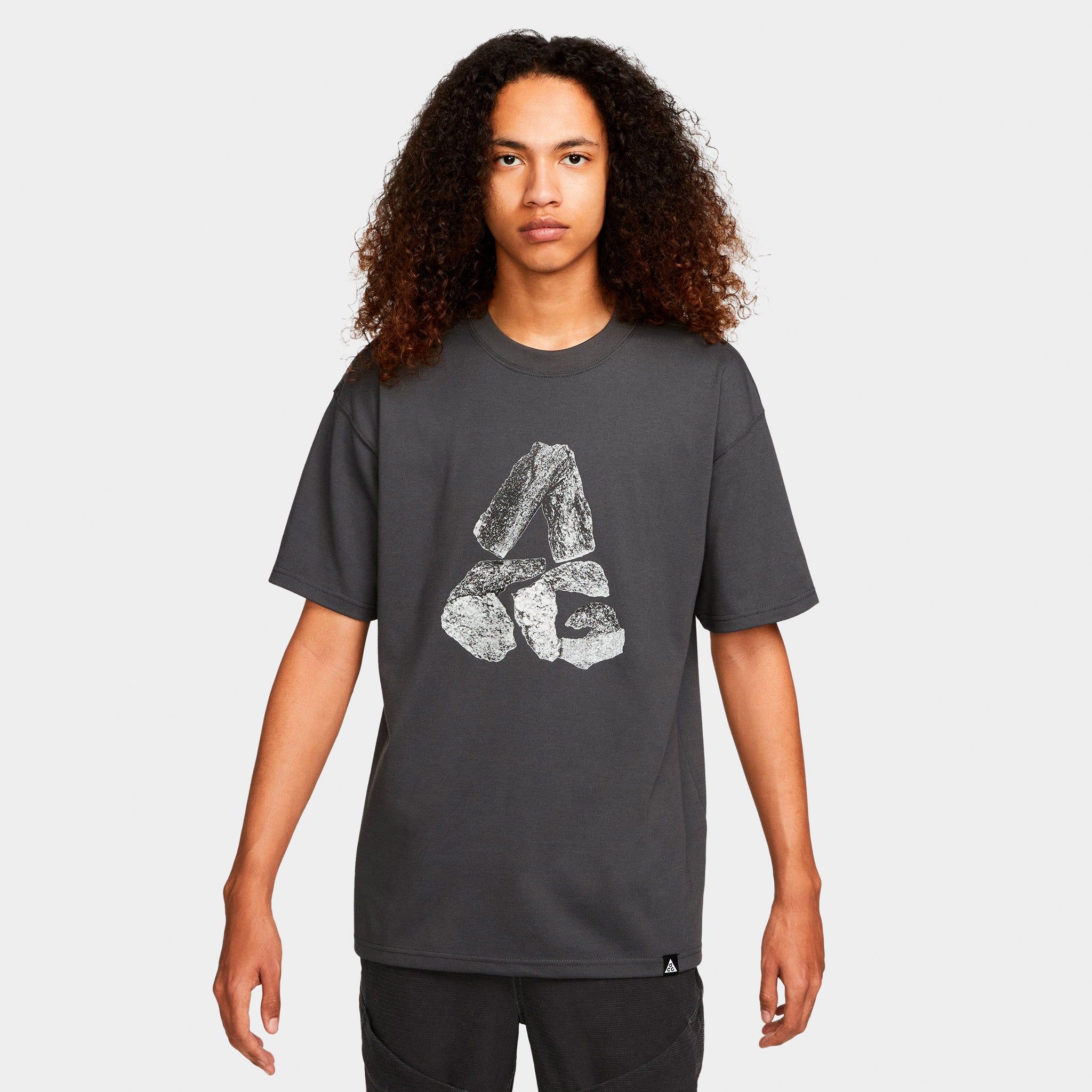 Nike ACG Monolith T-shirt / Anthracite sold by JD Sports