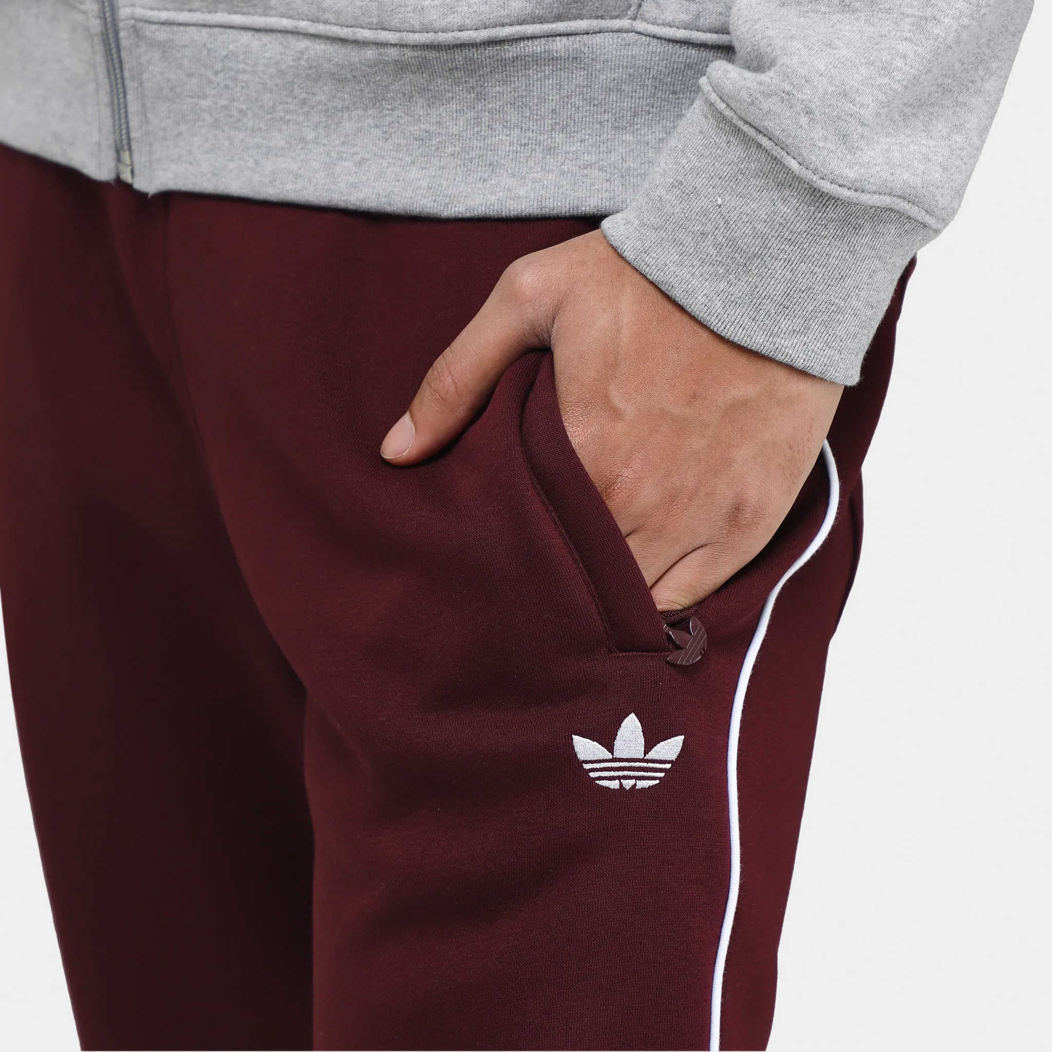 adidas Originals Adicolor Seasonal Archive Sweatpants / Maroon sold by JD Sports product image thumbnail 5