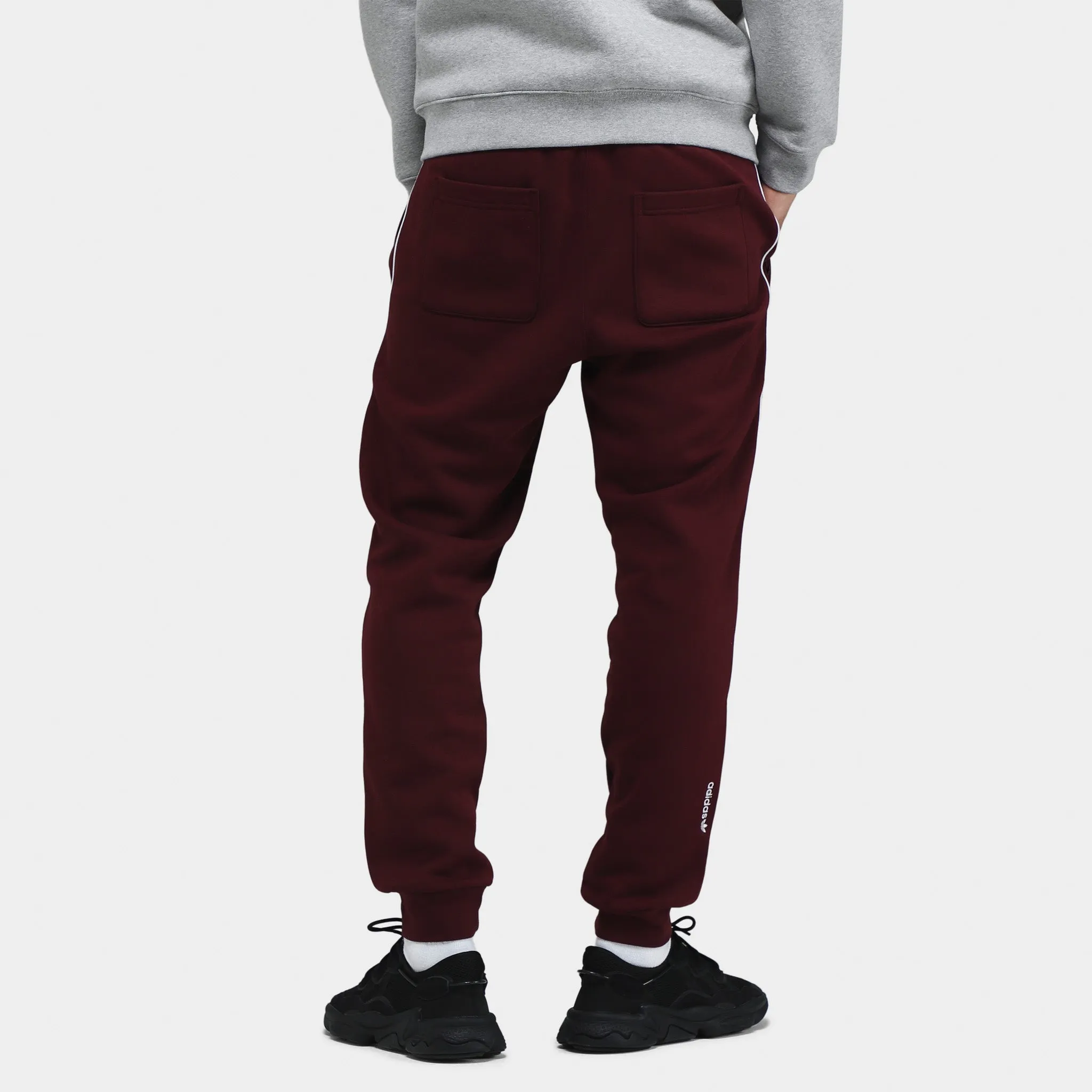 adidas Originals Adicolor Seasonal Archive Sweatpants / Maroon sold by JD Sports product image thumbnail 4
