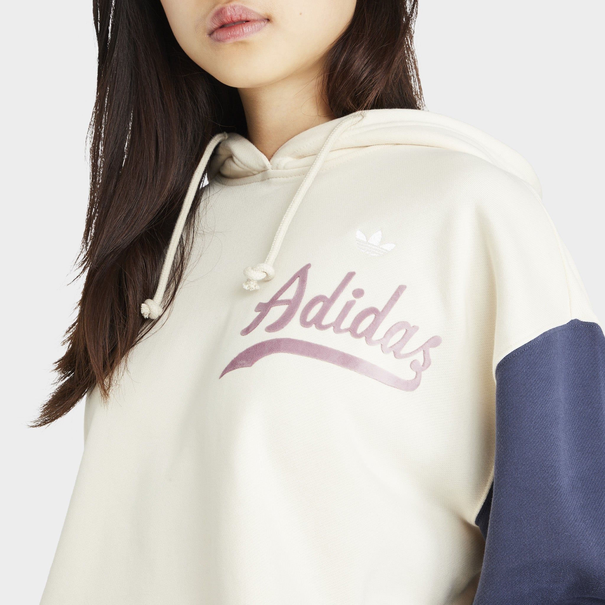 adidas Originals Women’s Modern B-Ball Pullover Hoodie Wonder White / Shadow Navy sold by JD Sports product image thumbnail 4
