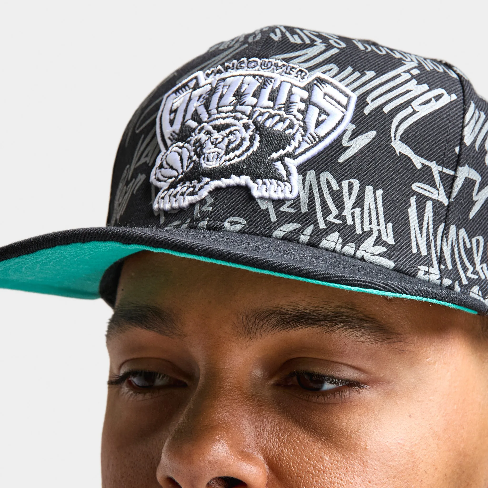 Mitchell & Ness Vancouver Grizzlies Meaningful Words Snapback / Black sold by JD Sports product image thumbnail 5