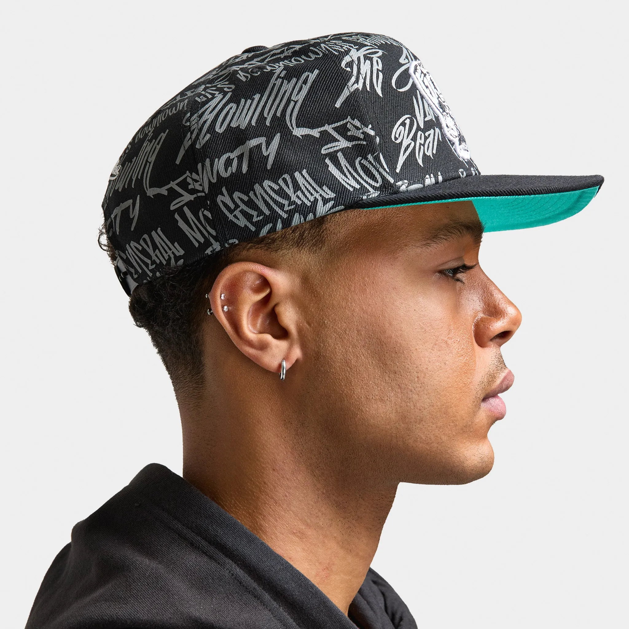 Mitchell & Ness Vancouver Grizzlies Meaningful Words Snapback / Black sold by JD Sports product image thumbnail 3