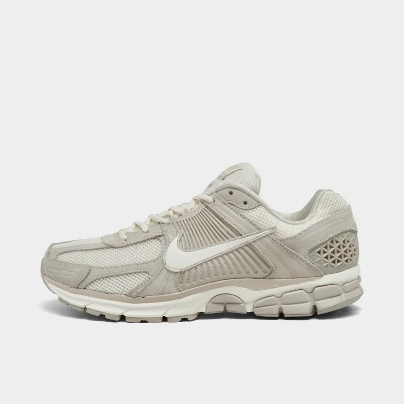 Nike Zoom Vomero 5 / Light Orewood Brown sold by JD Sports