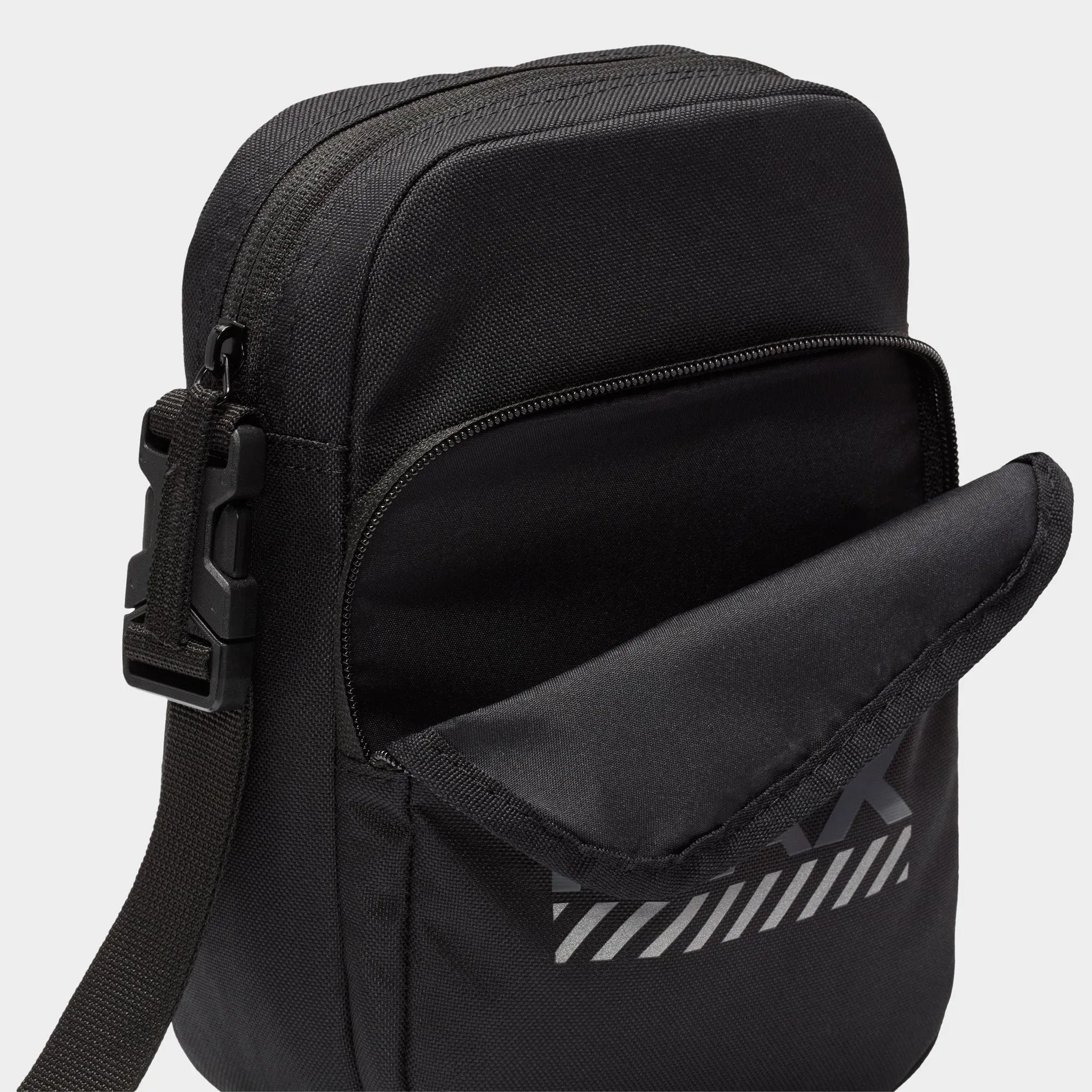 Nike Heritage Crossbody / Black sold by JD Sports product image thumbnail 5
